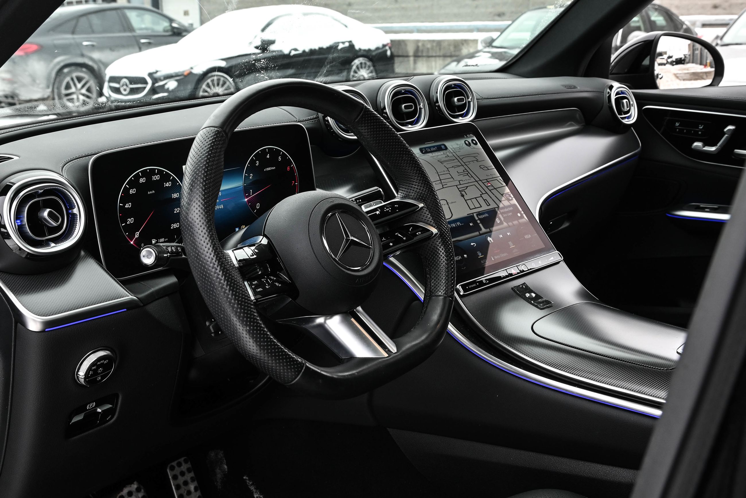 Mercedes-Benz GLC300  2023