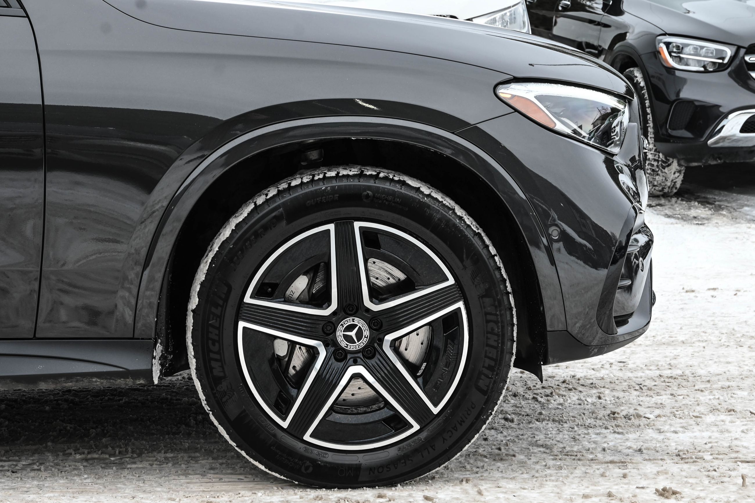 Mercedes-Benz GLC300  2023