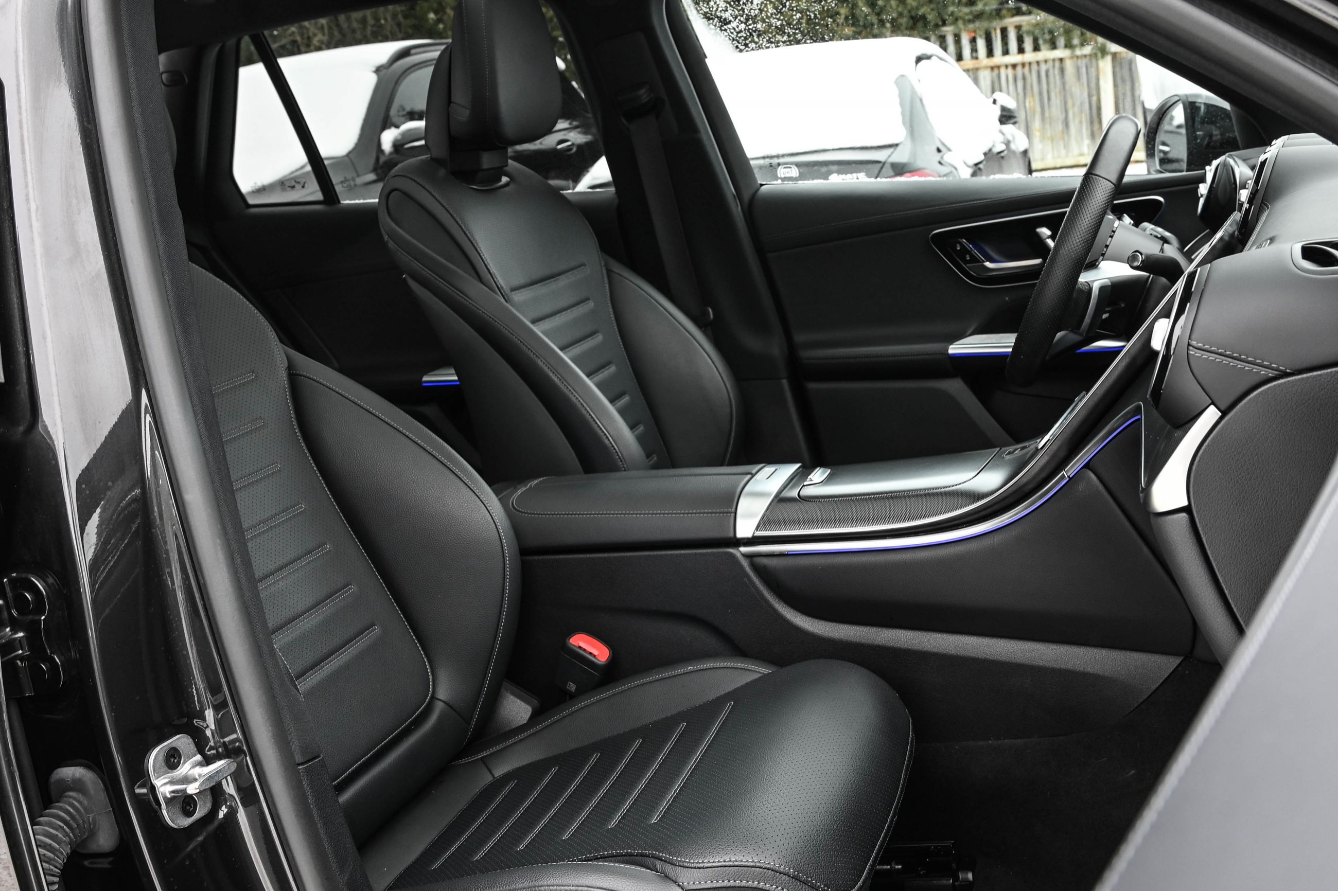 Mercedes-Benz GLC300  2023