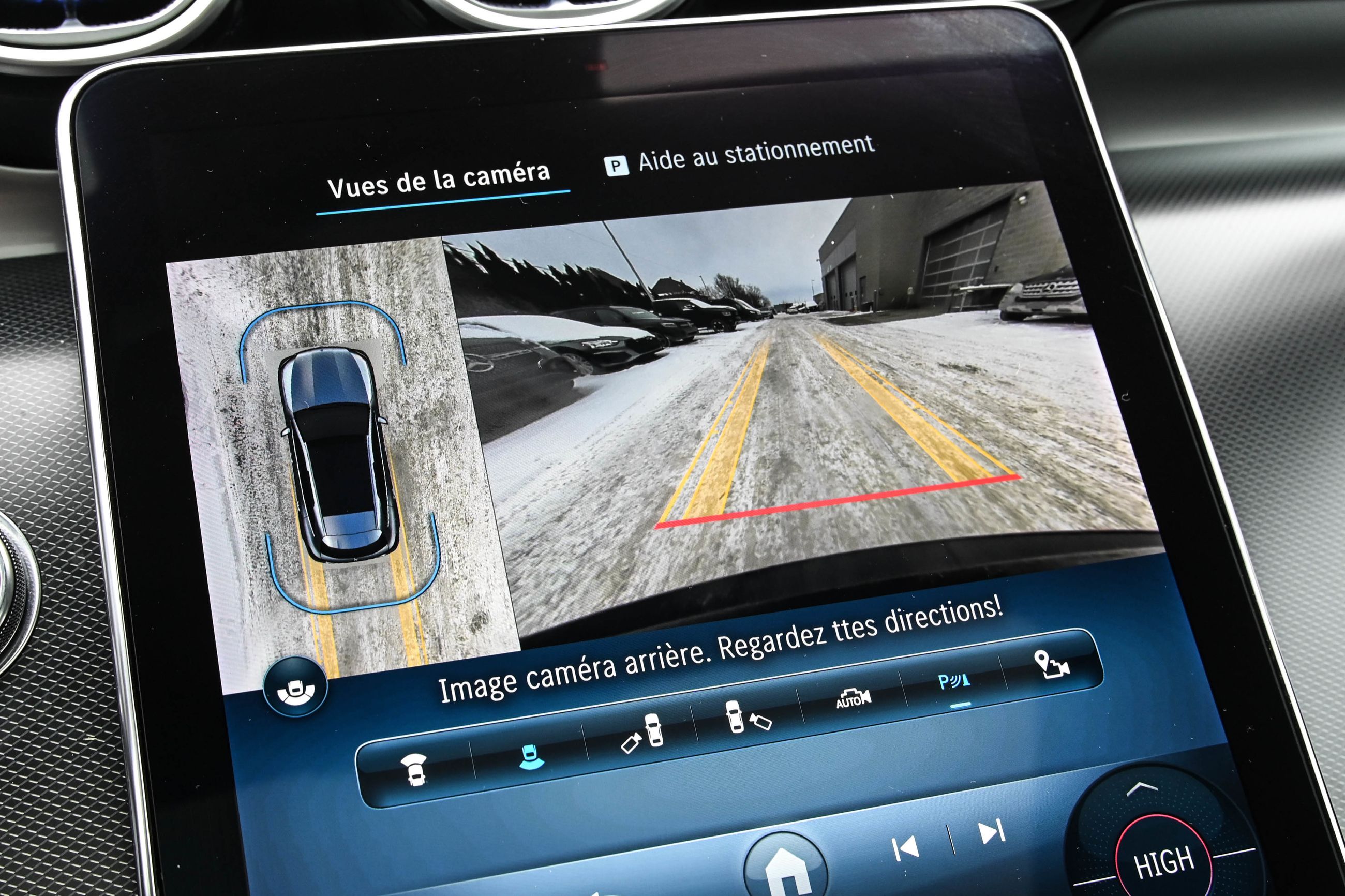 Mercedes-Benz GLC300  2023