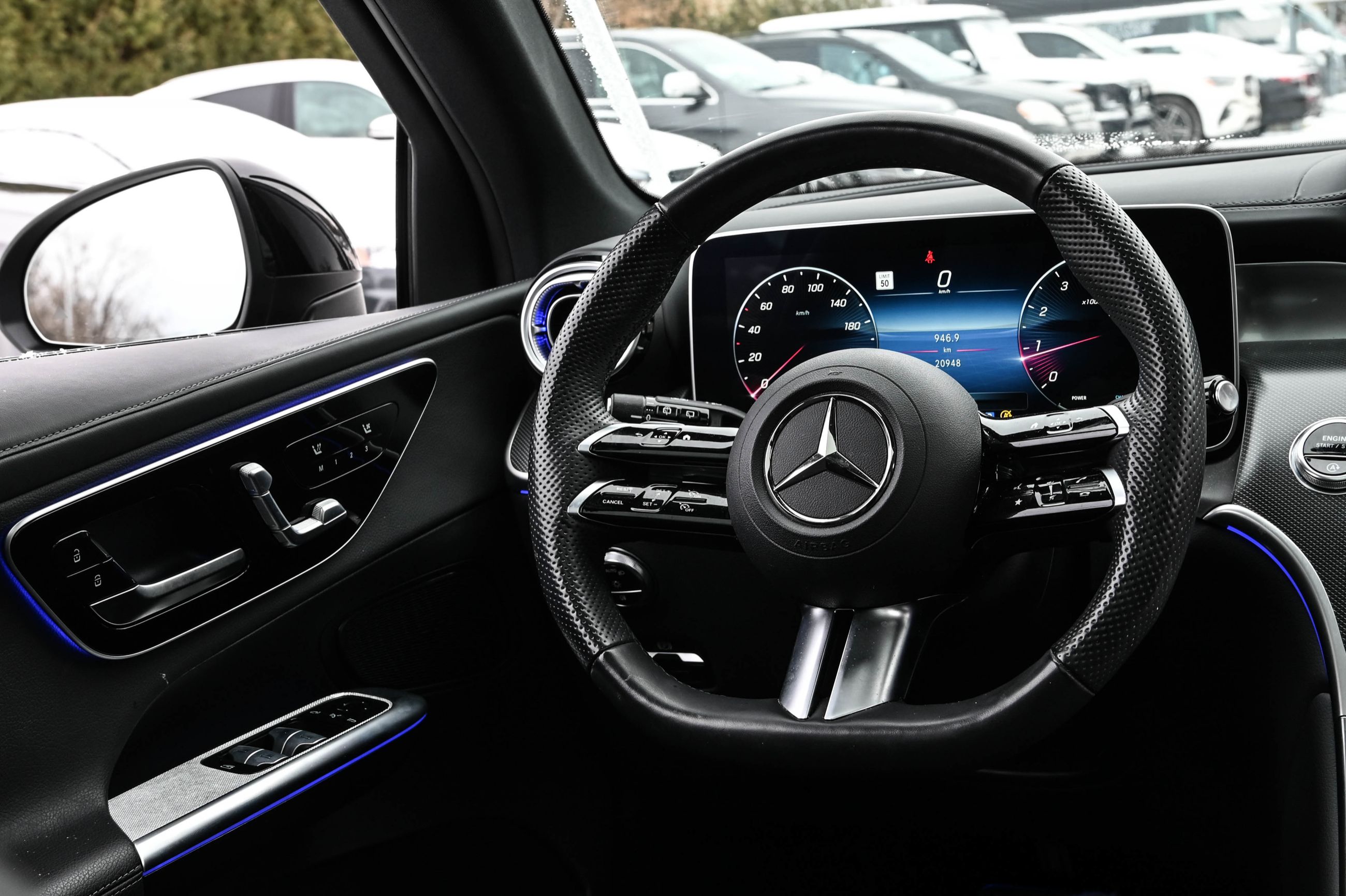 Mercedes-Benz GLC300  2023