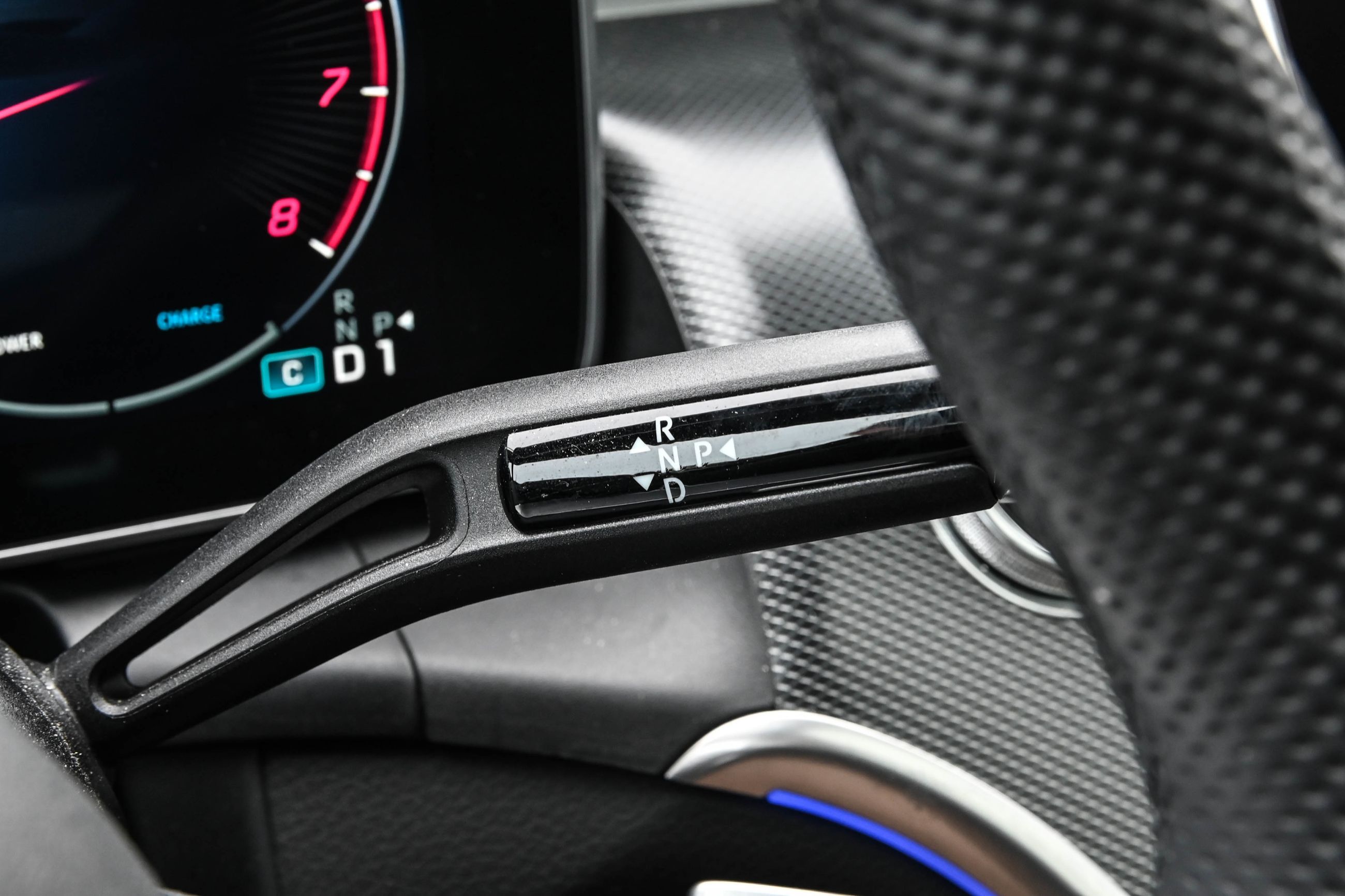 Mercedes-Benz GLC300  2023