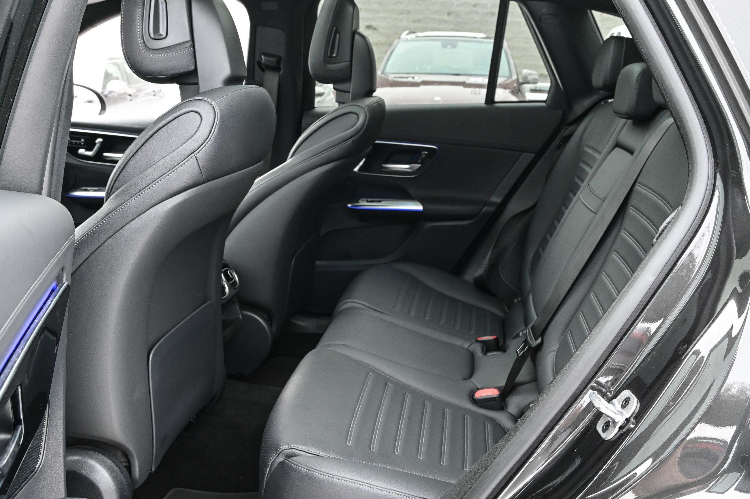 Mercedes-Benz GLC300  2023