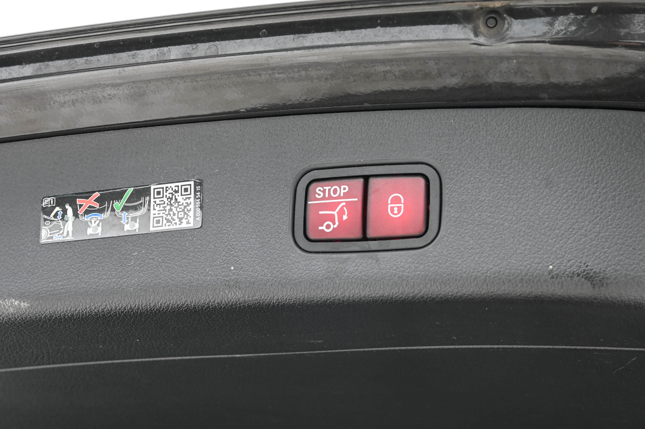 Mercedes-Benz GLC300  2023