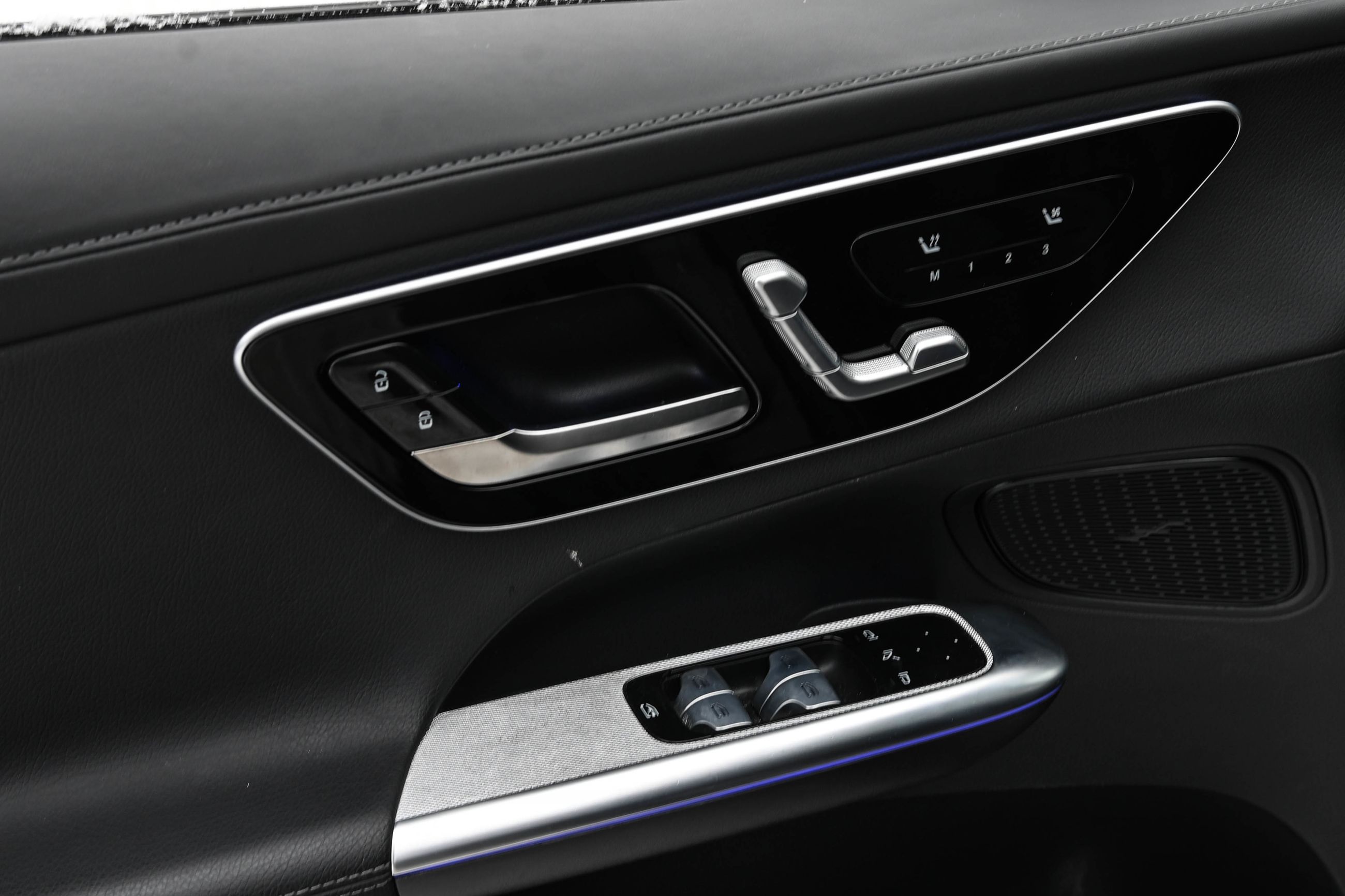 Mercedes-Benz GLC300  2023