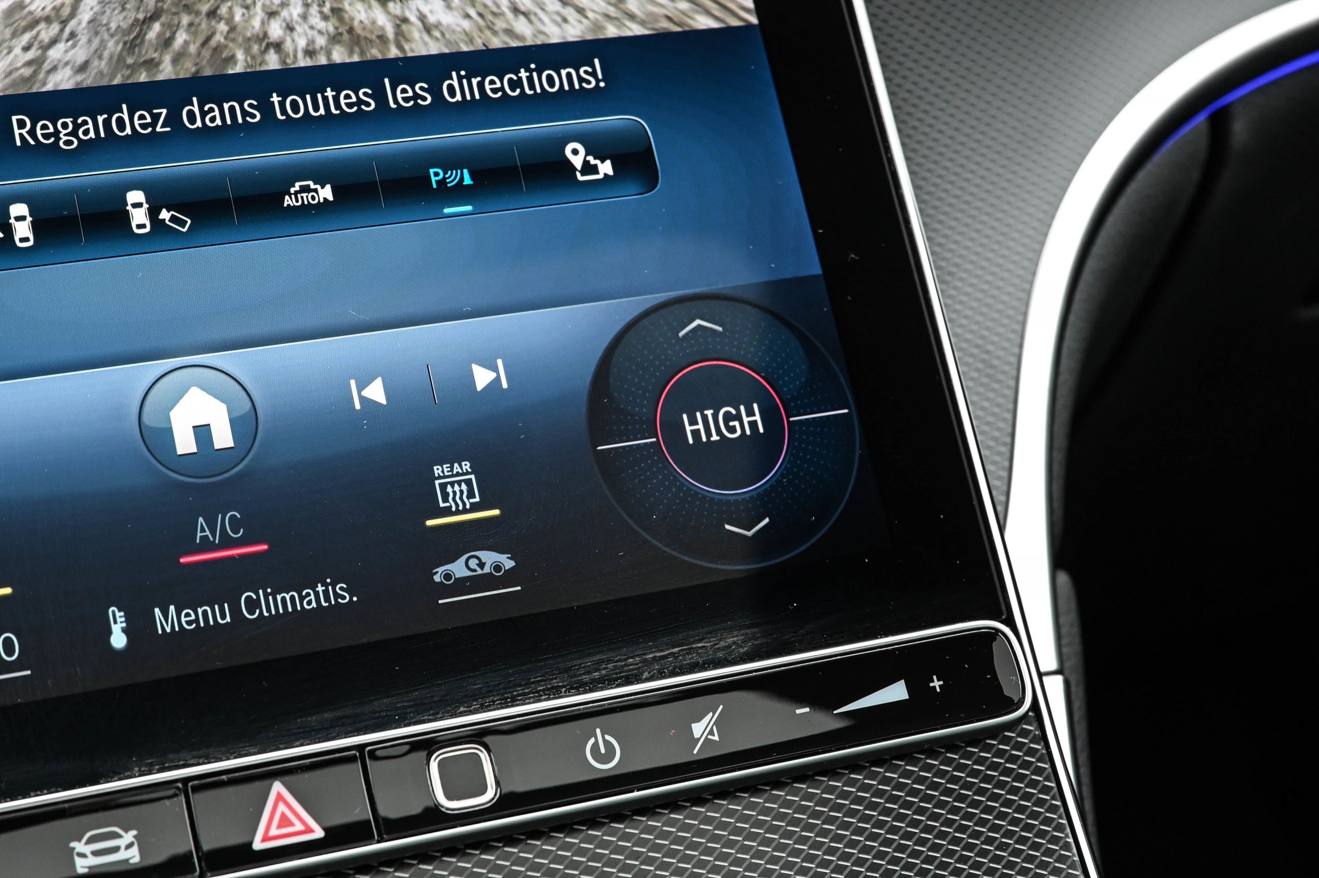 Mercedes-Benz GLC300  2023