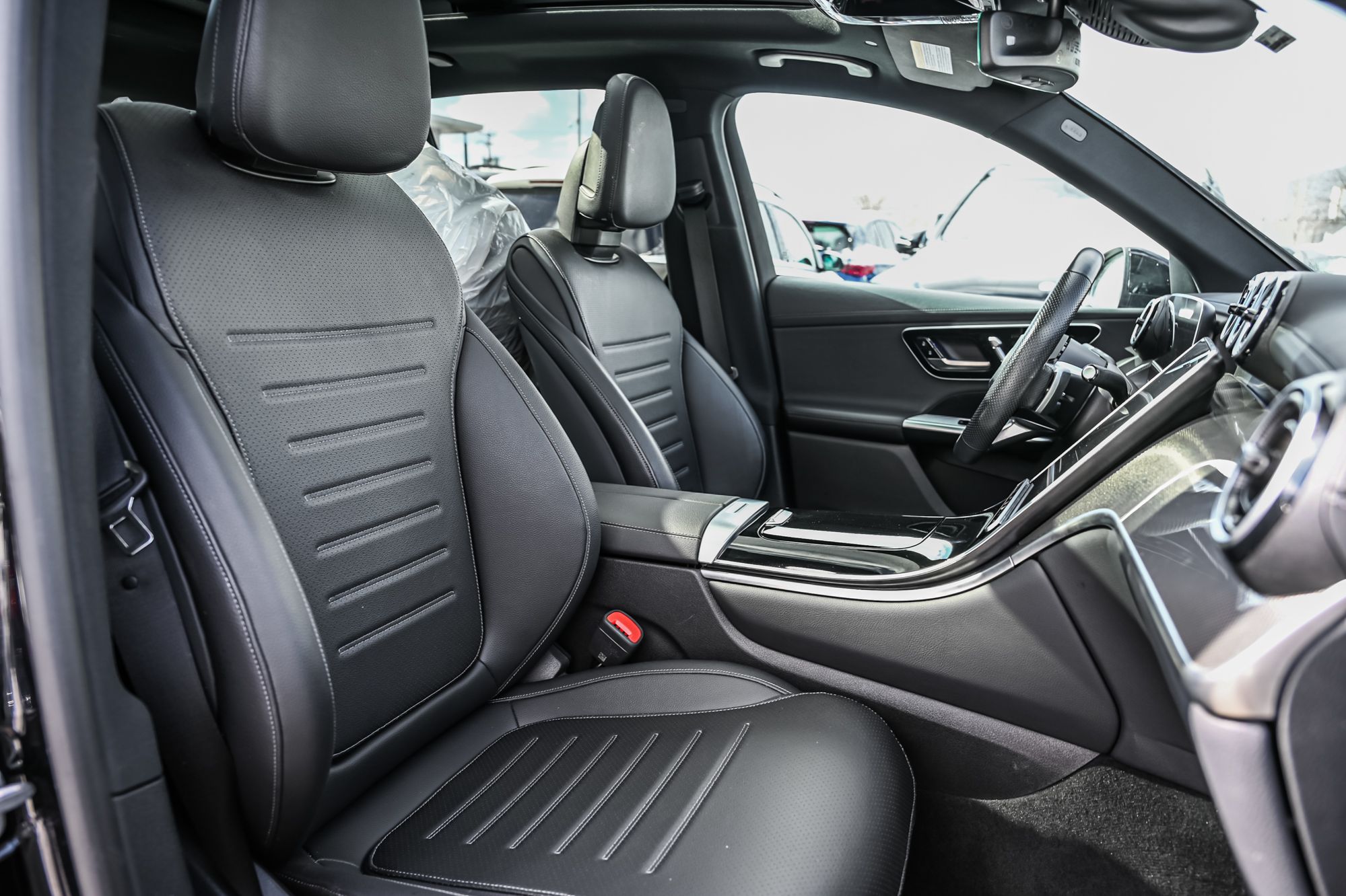 Mercedes-Benz GLC300  2023 à Dollard-des-Ormeaux, Québec