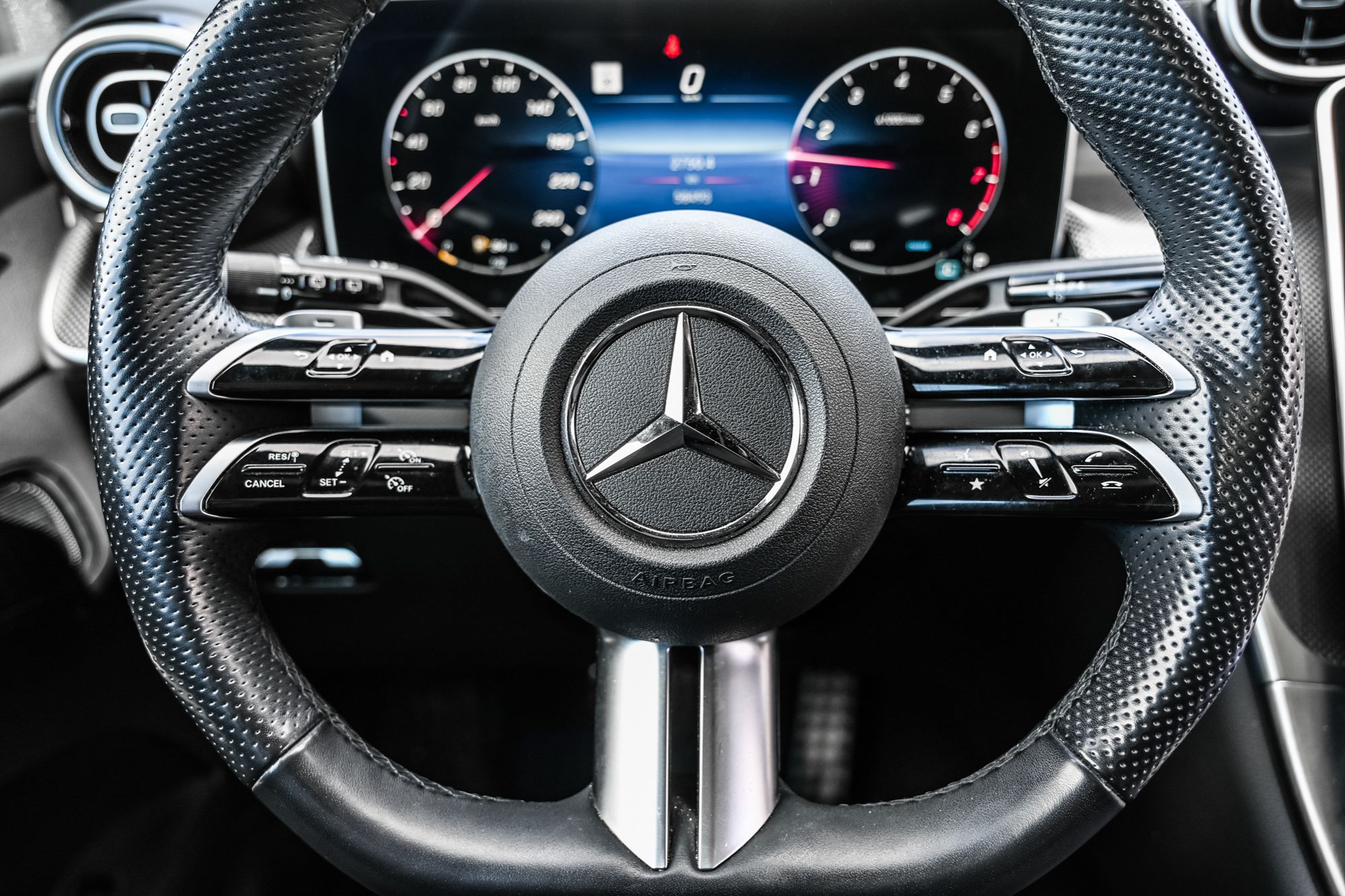 Mercedes-Benz GLC300  2023 à Dollard-des-Ormeaux, Québec