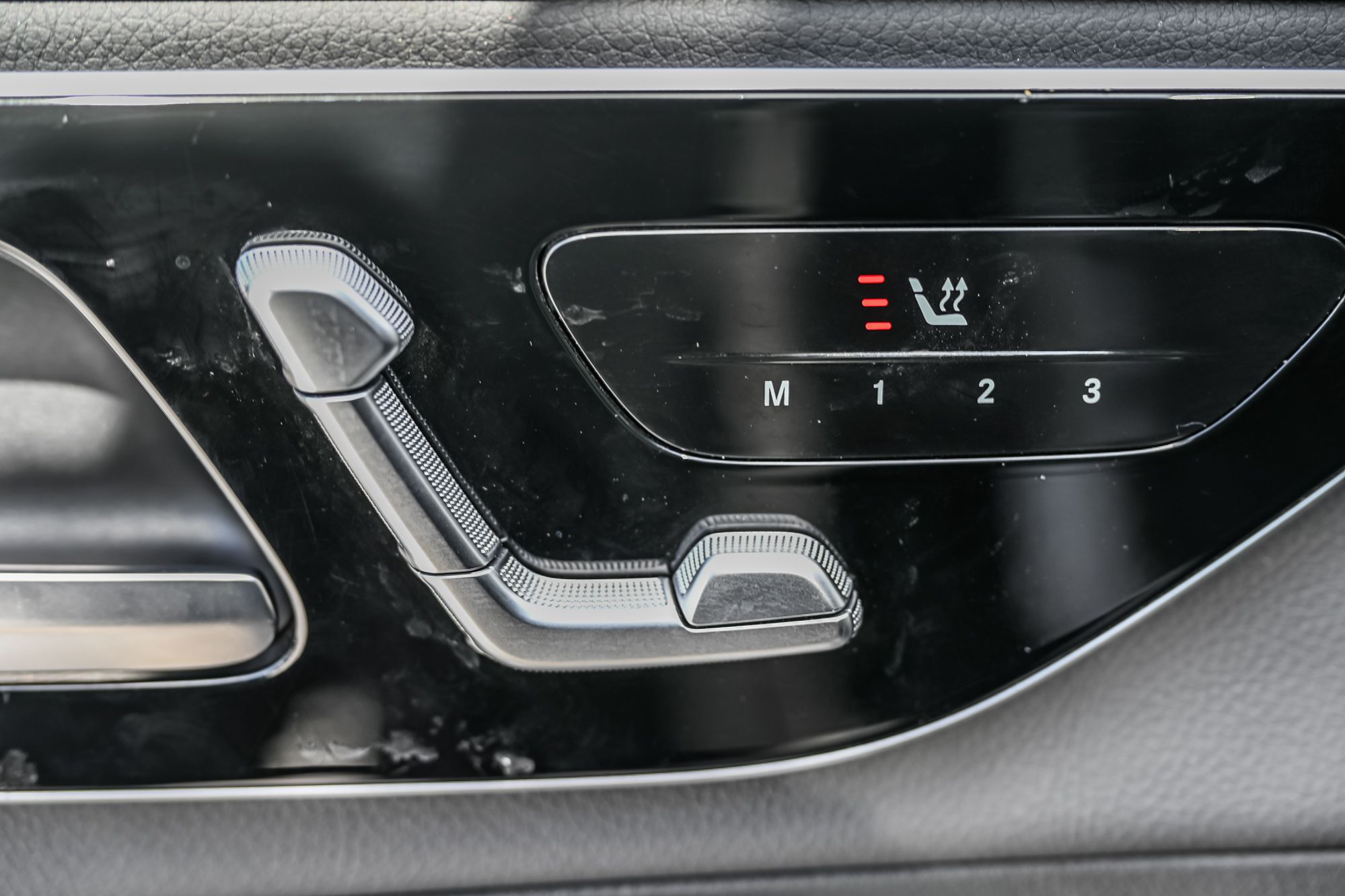 Mercedes-Benz GLC300  2023 à Dollard-des-Ormeaux, Québec