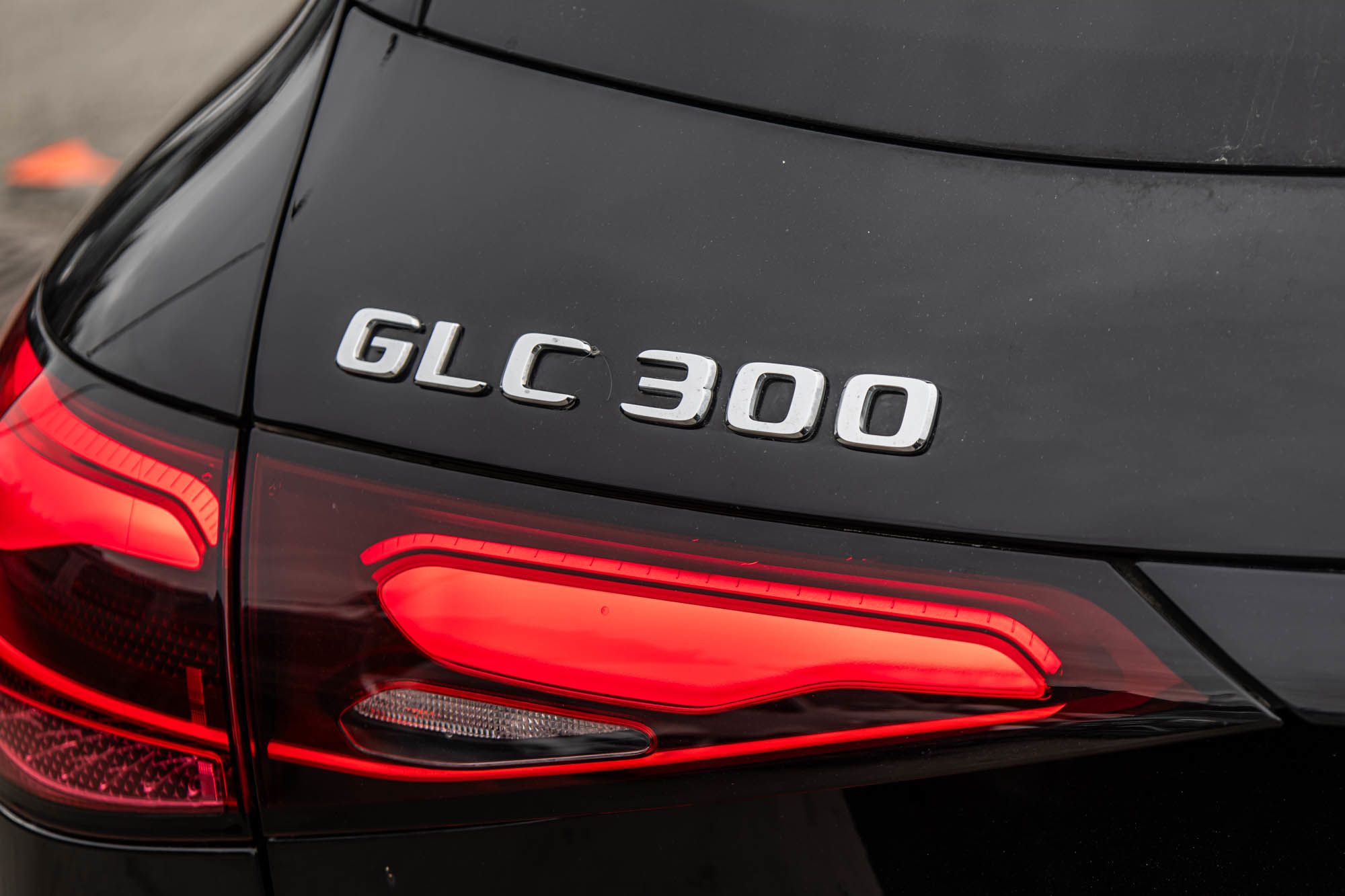 Mercedes-Benz GLC300  2023