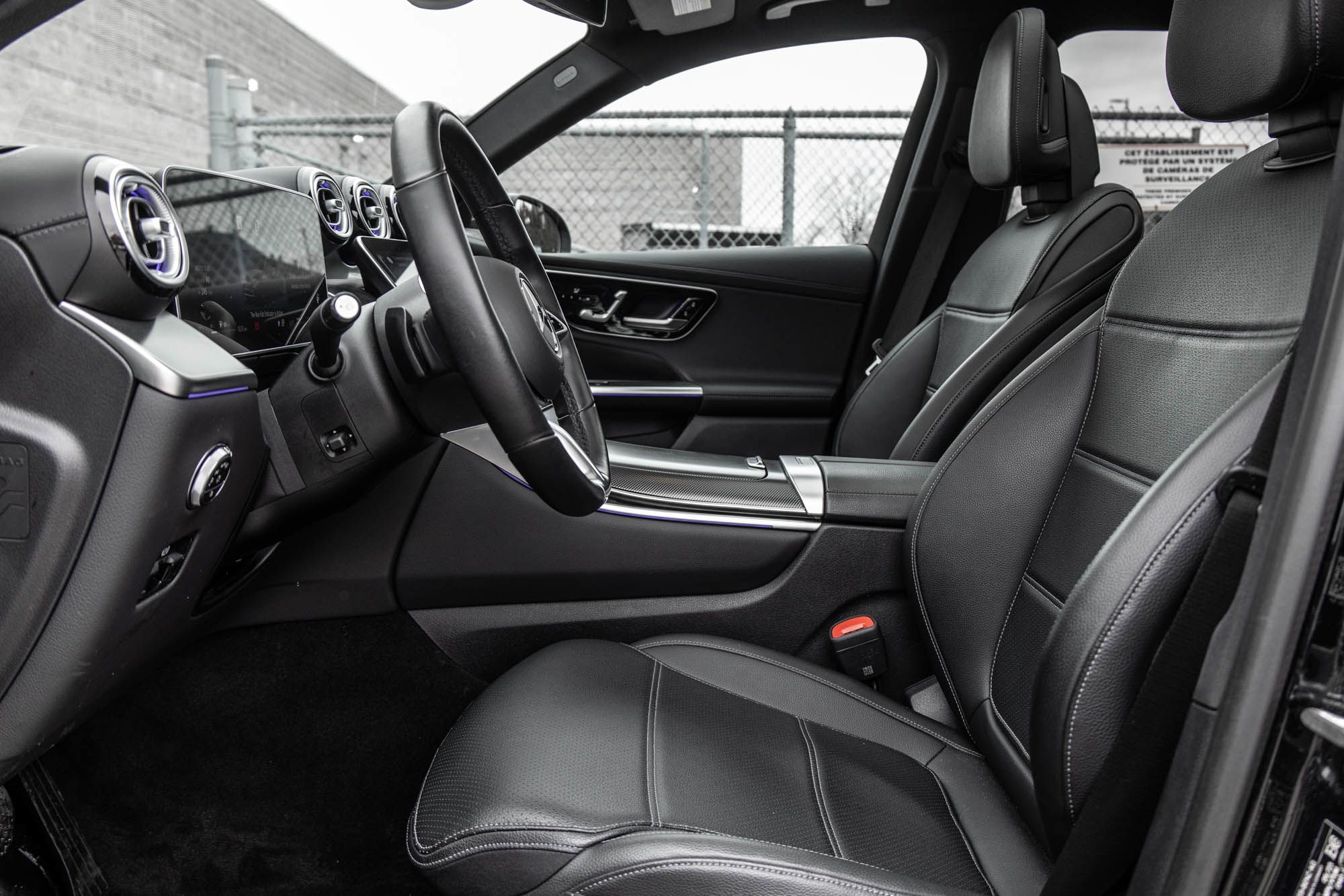 Mercedes-Benz GLC300  2023
