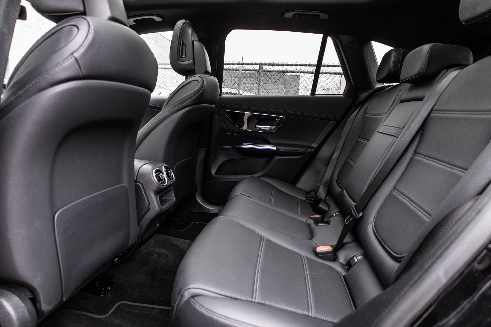 Mercedes-Benz GLC300  2023