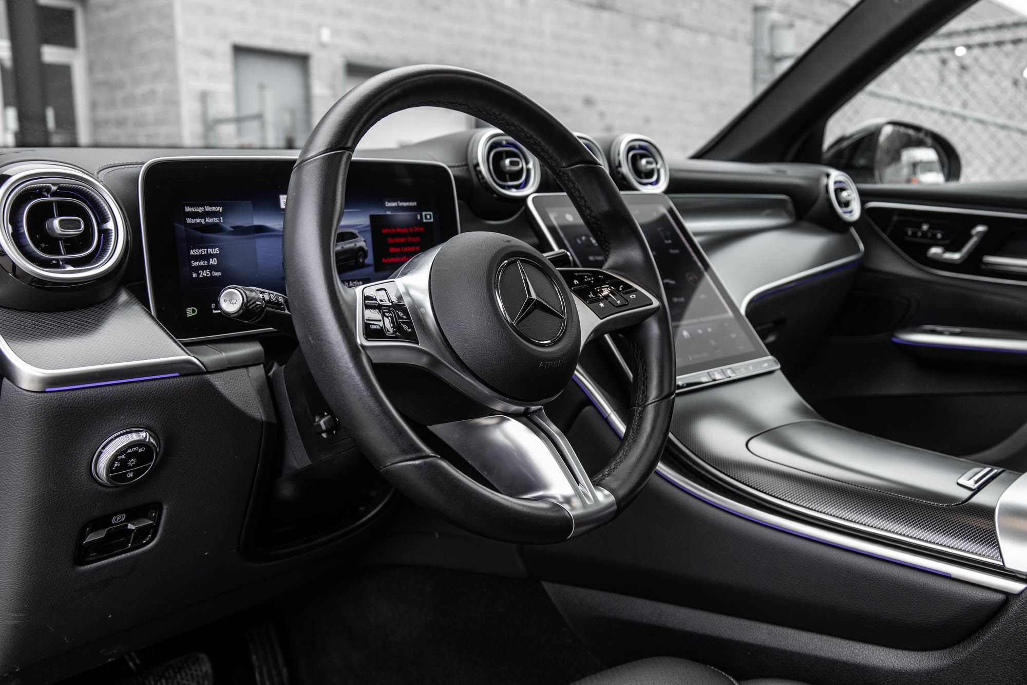 Mercedes-Benz GLC300  2023