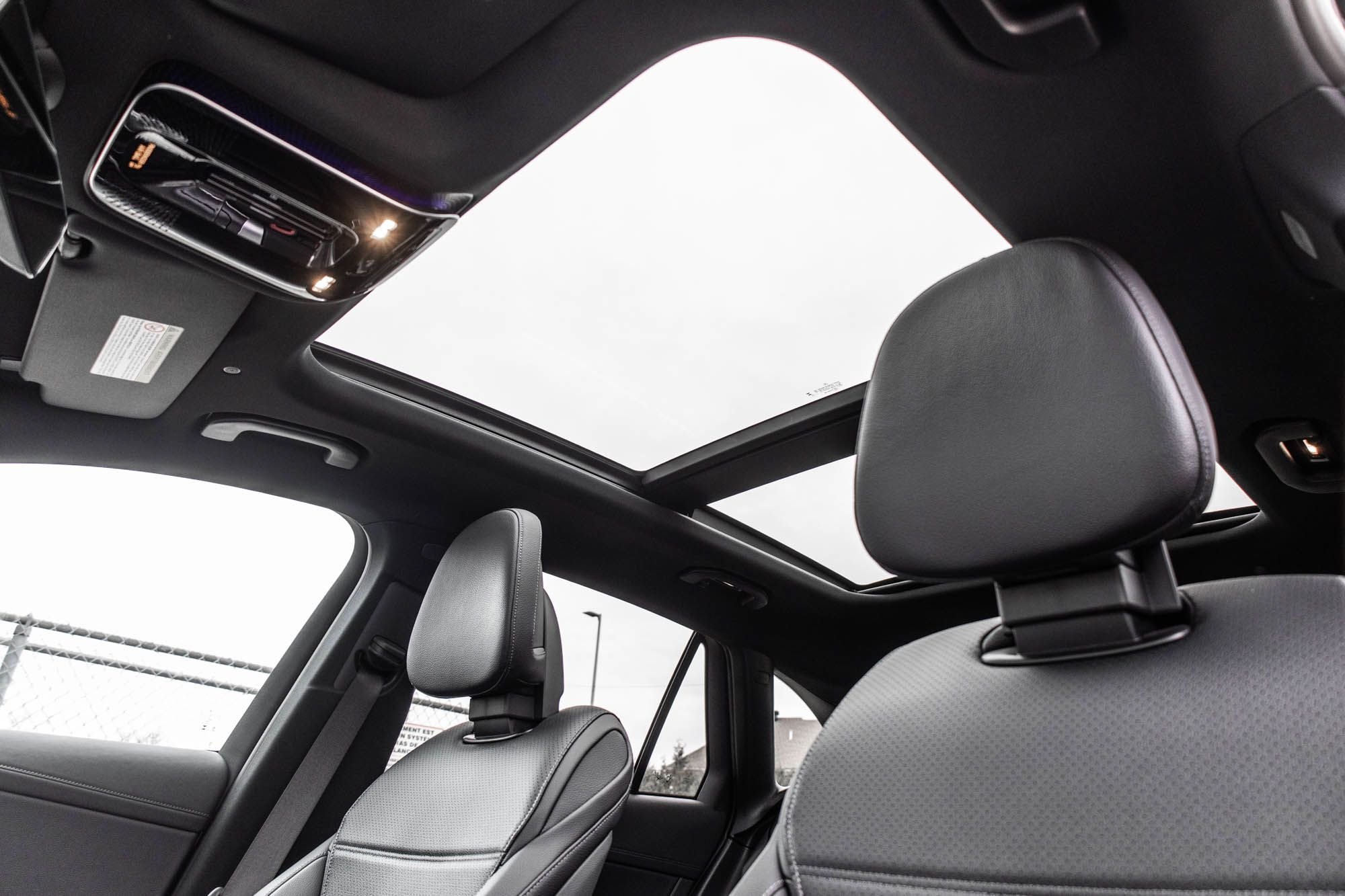 Mercedes-Benz GLC300  2023