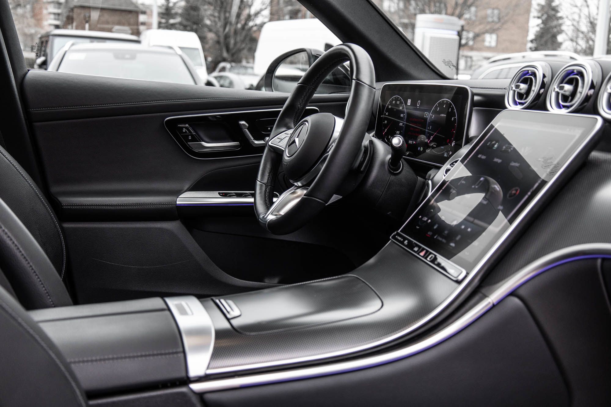 Mercedes-Benz GLC300  2023
