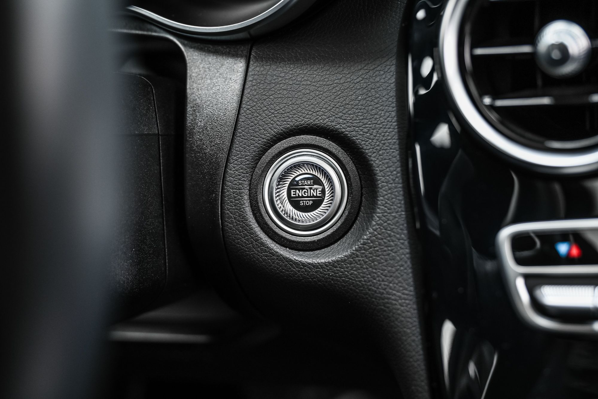 Mercedes-Benz GLC300  2023 à Dollard-des-Ormeaux, Québec