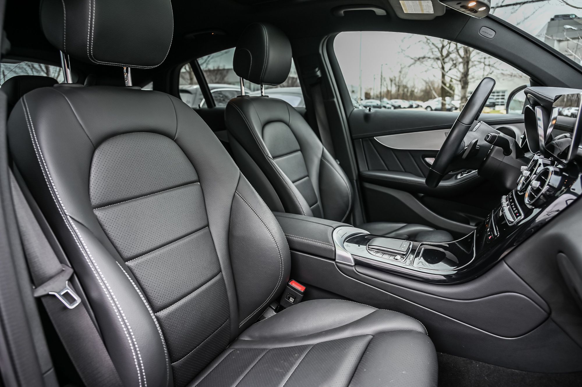 Mercedes-Benz GLC300  2023 à Dollard-des-Ormeaux, Québec