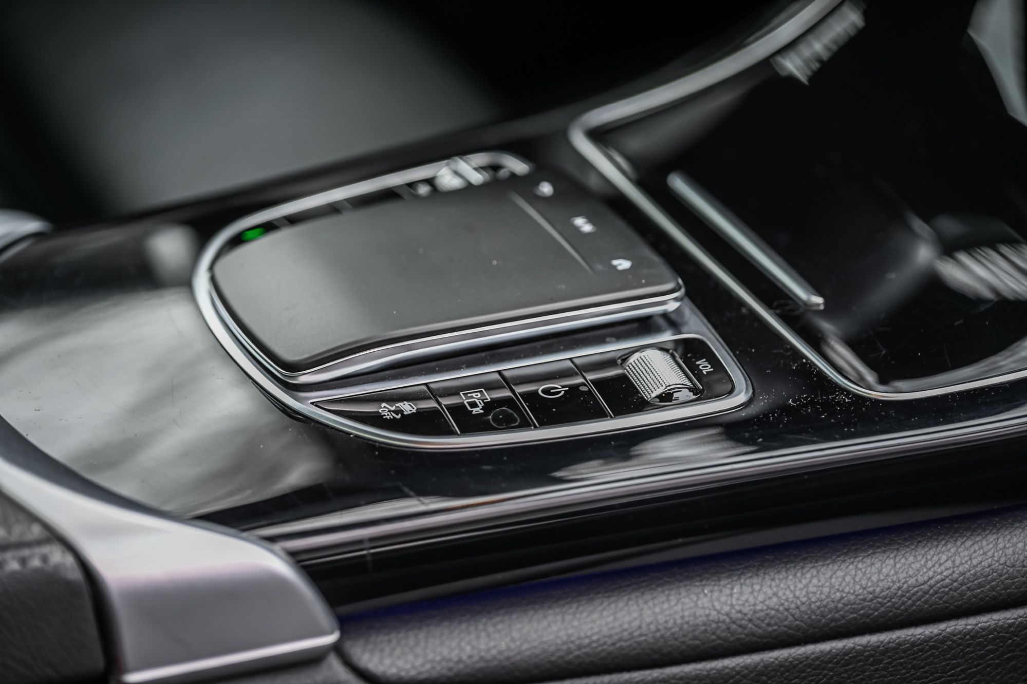 Mercedes-Benz GLC300  2023 à Dollard-des-Ormeaux, Québec