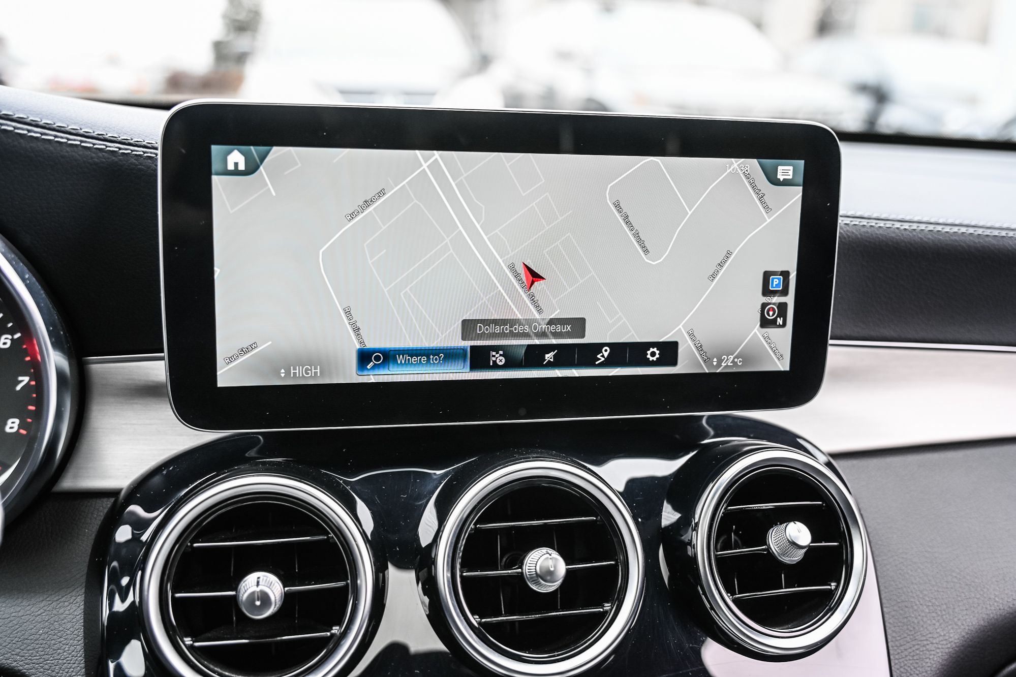 Mercedes-Benz GLC300  2023 à Dollard-des-Ormeaux, Québec