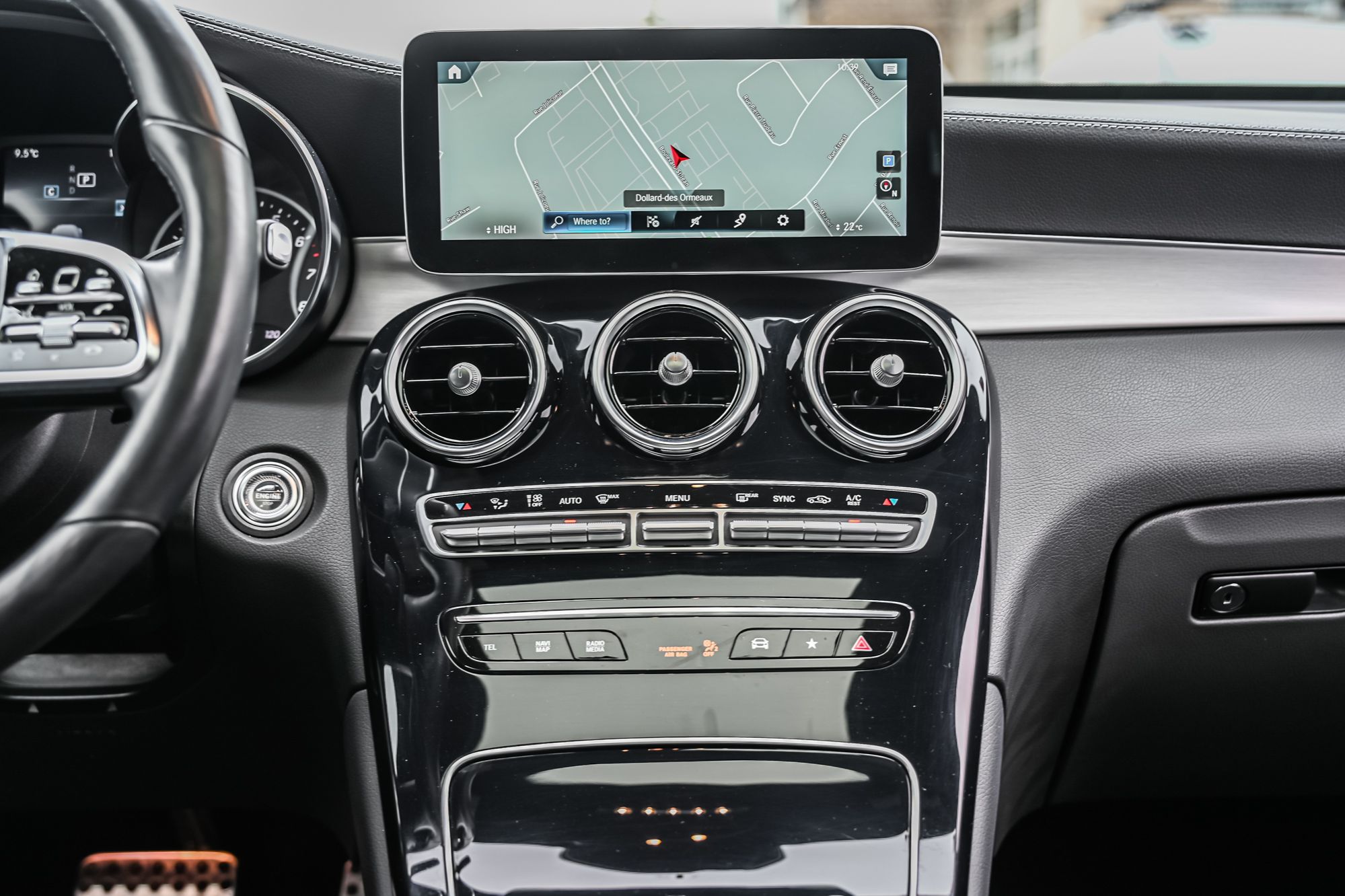 Mercedes-Benz GLC300  2023 à Dollard-des-Ormeaux, Québec