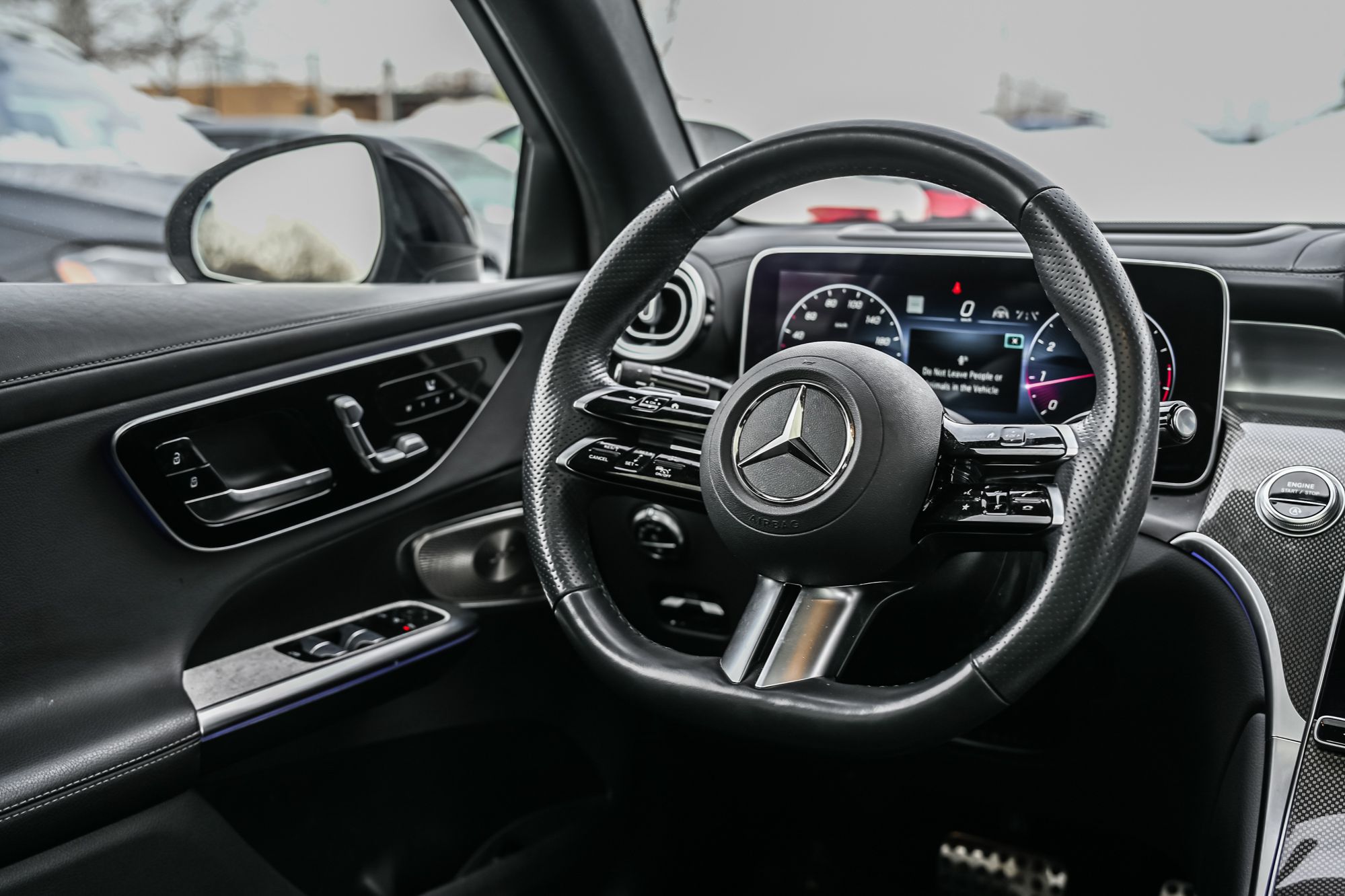 2024 Mercedes-Benz GLC300 in Dollard-des-Ormeaux, Quebec