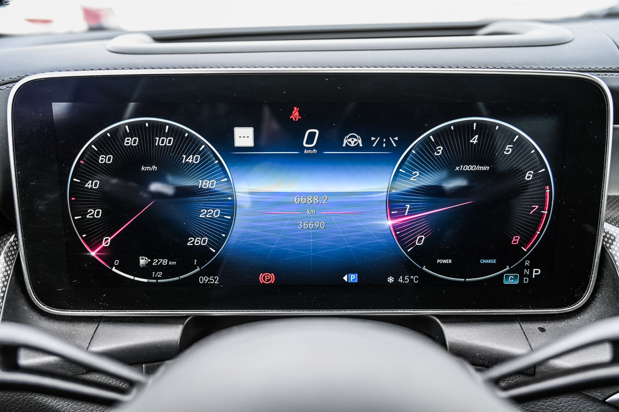 2024 Mercedes-Benz GLC300 in Dollard-des-Ormeaux, Quebec