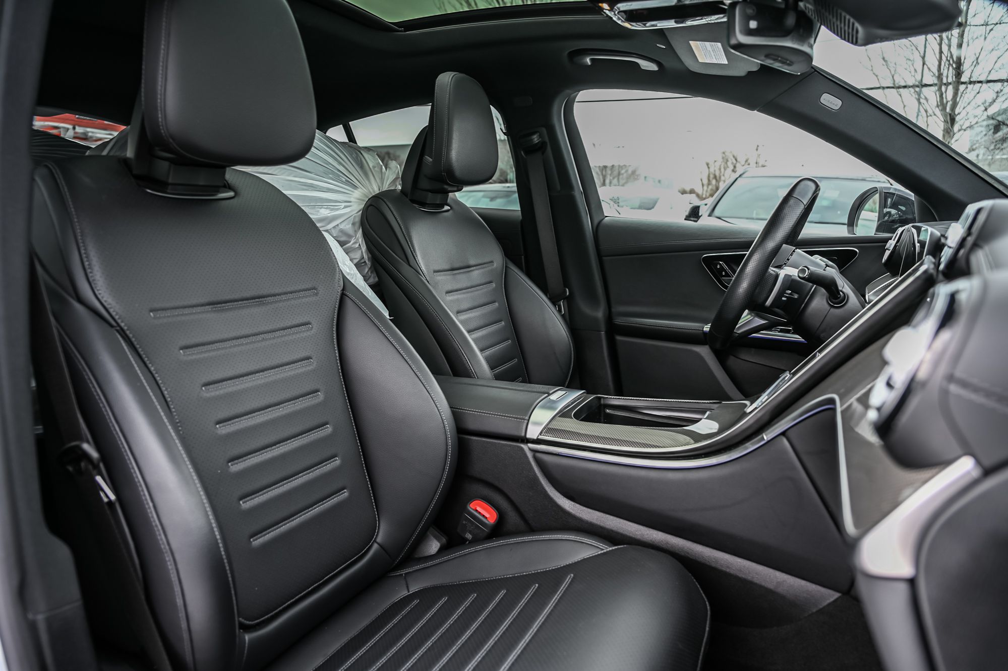 2024 Mercedes-Benz GLC300 in Dollard-des-Ormeaux, Quebec