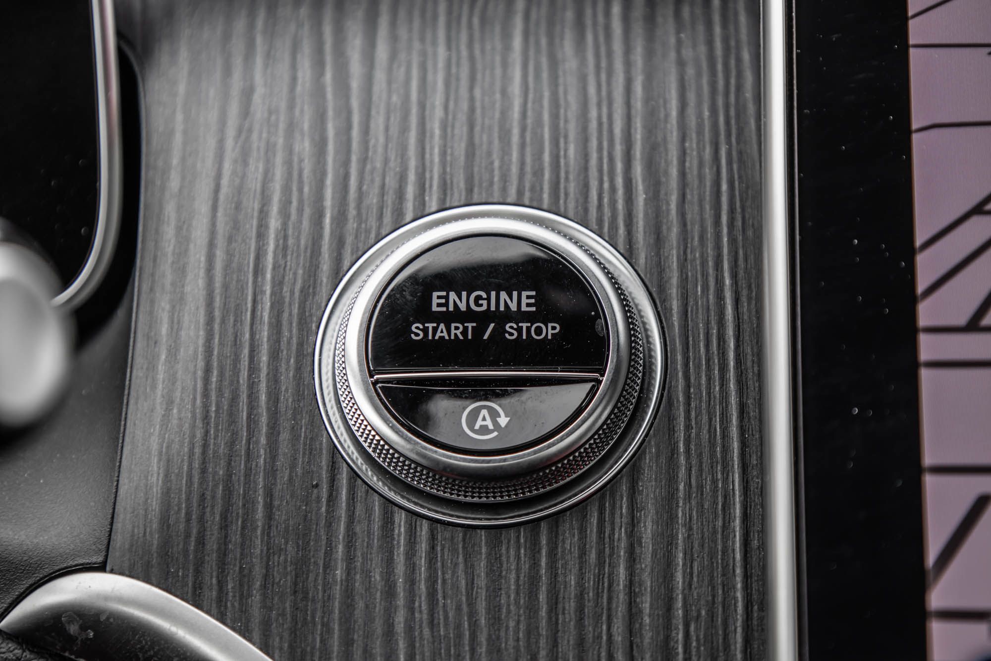 Mercedes-Benz GLC300  2024