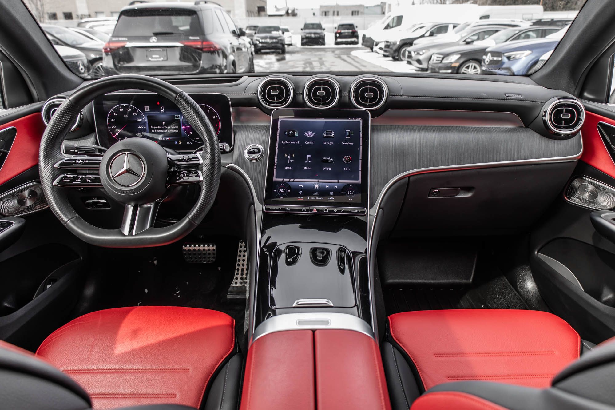 Mercedes-Benz GLC300  2024