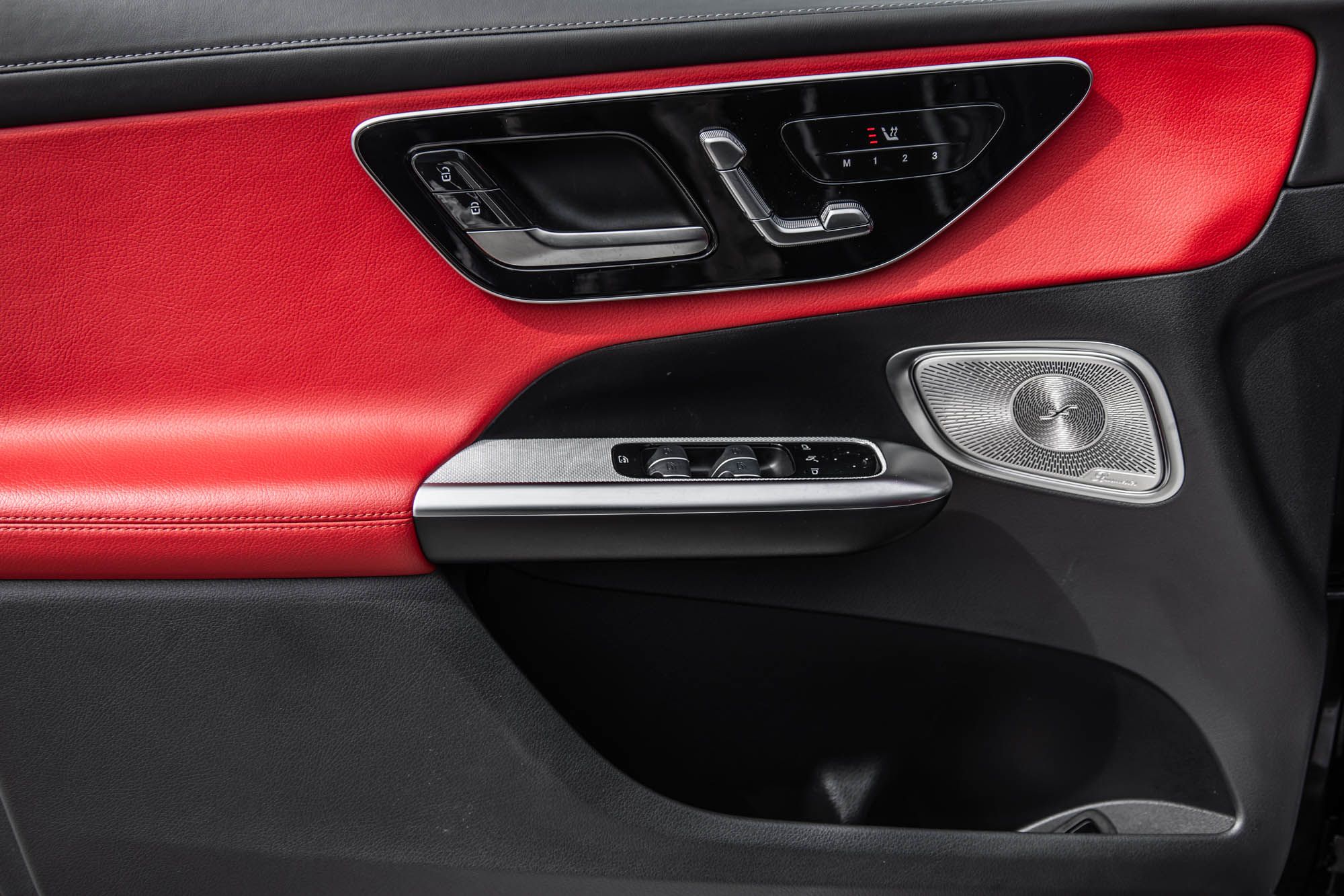 Mercedes-Benz GLC300  2024