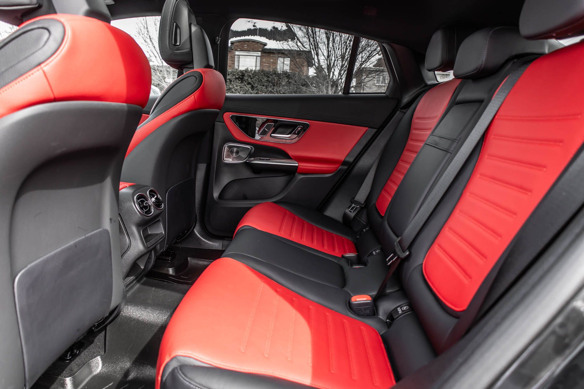 Mercedes-Benz GLC300  2024