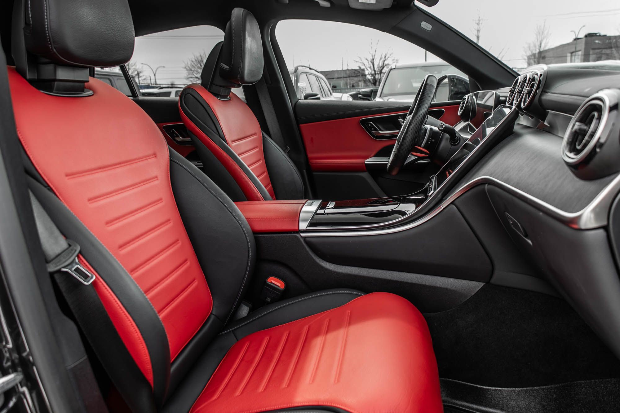 Mercedes-Benz GLC300  2024