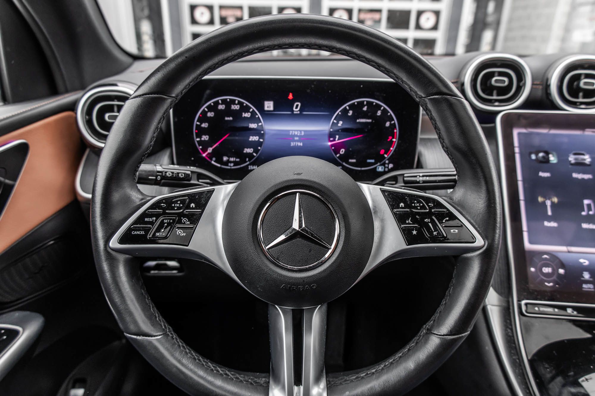 2024 Mercedes-Benz GLC300