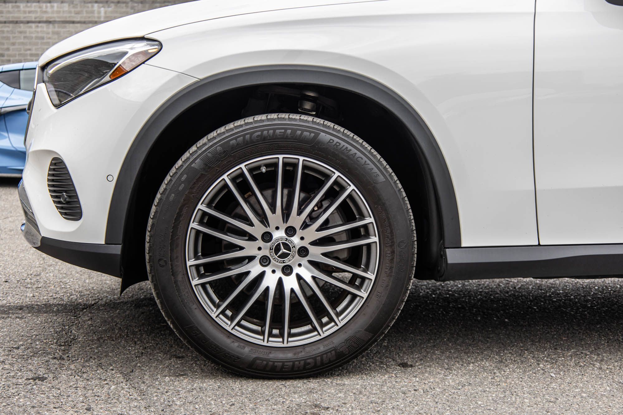 Mercedes-Benz GLC300  2024 à Dollard-des-Ormeaux, Québec