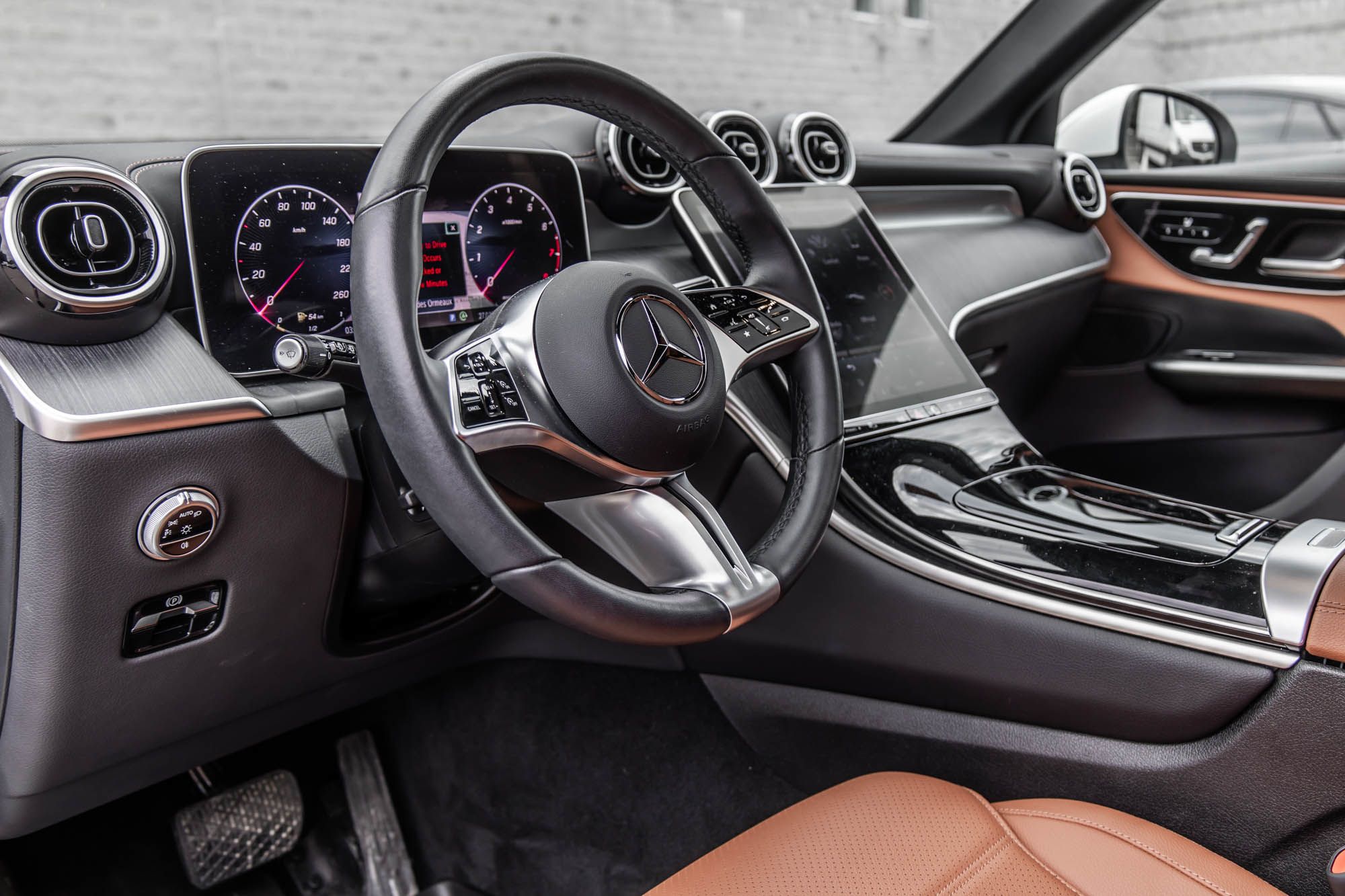 Mercedes-Benz GLC300  2024 à Dollard-des-Ormeaux, Québec