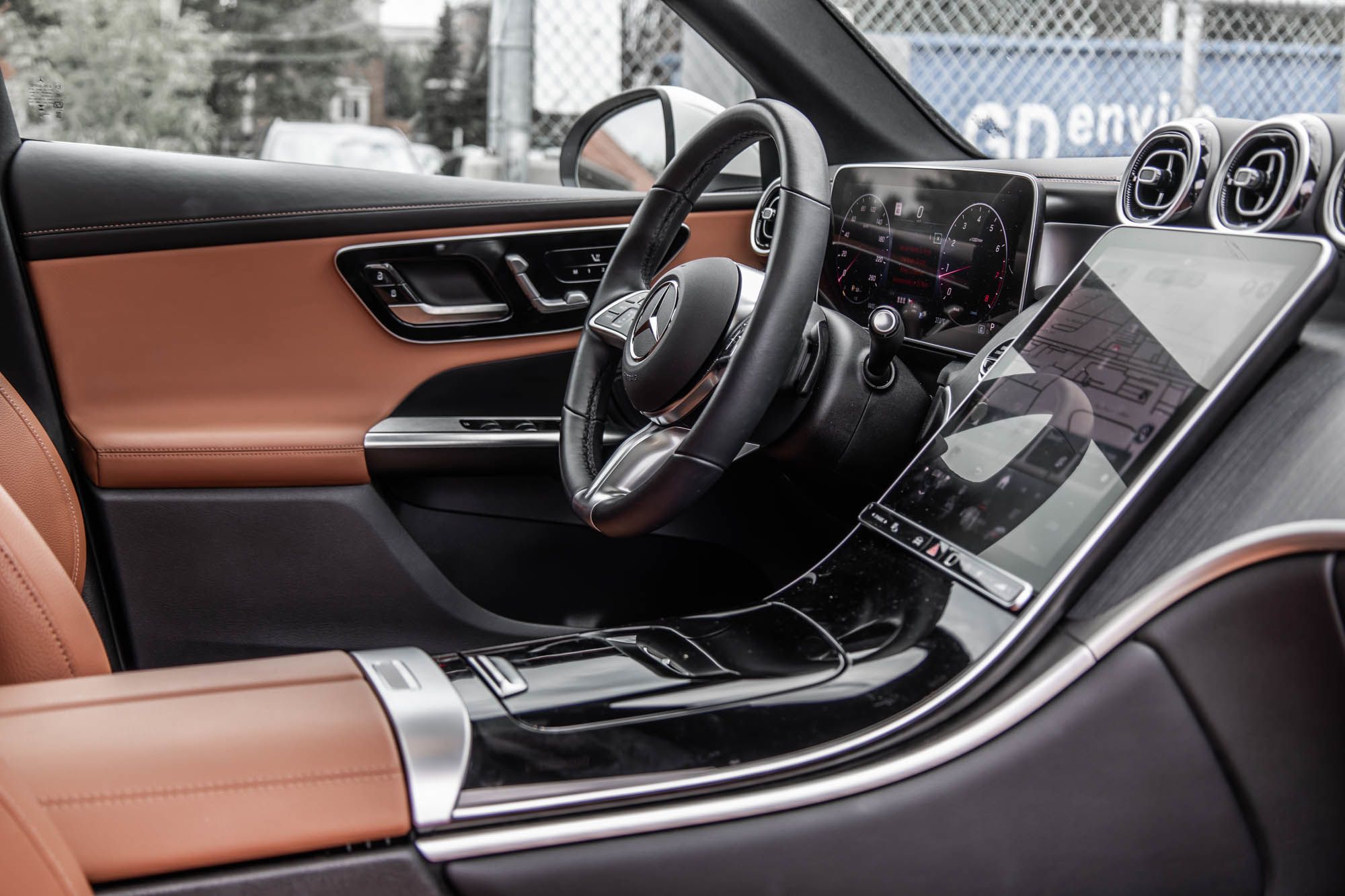 Mercedes-Benz GLC300  2024 à Dollard-des-Ormeaux, Québec