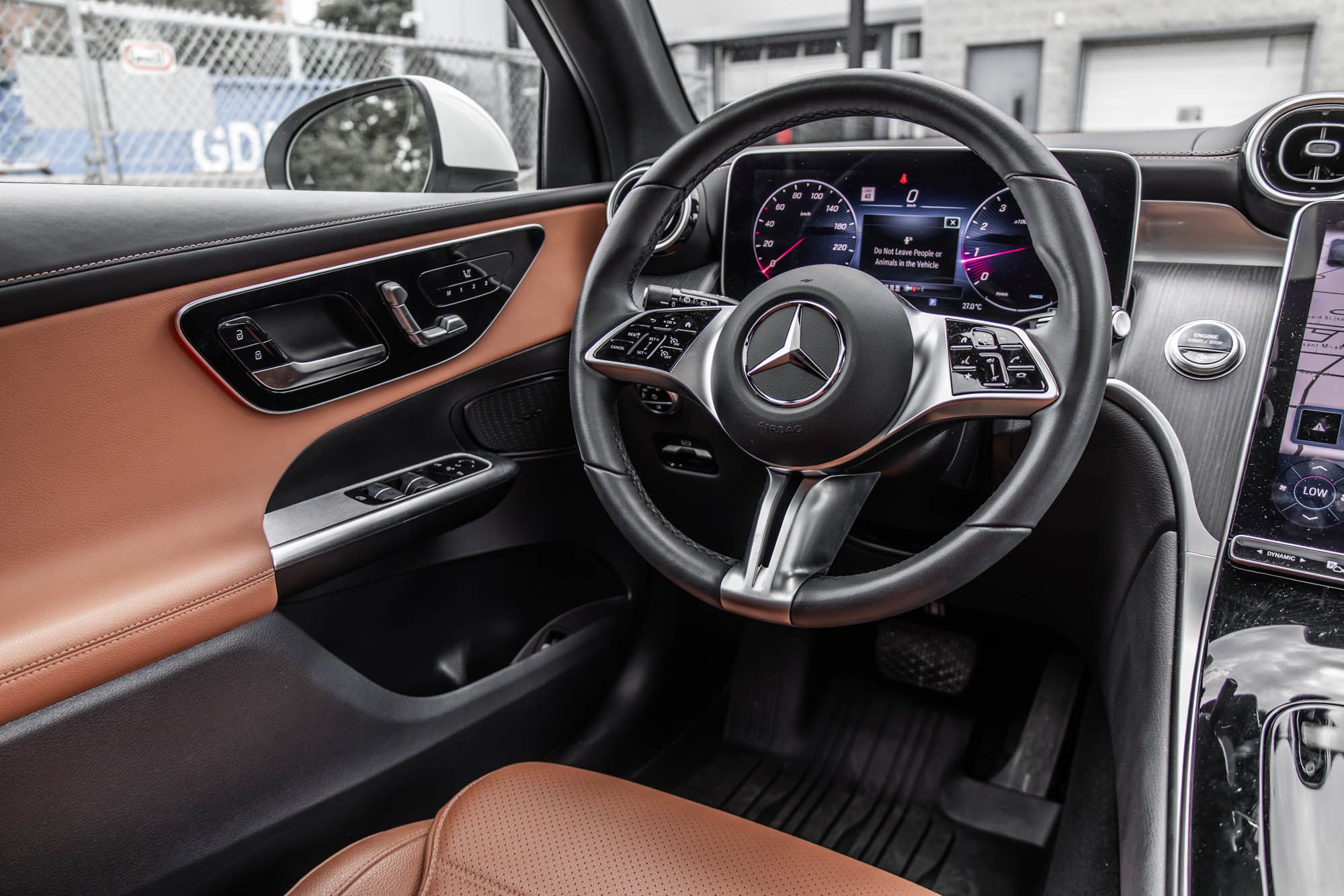 Mercedes-Benz GLC300  2024 à Dollard-des-Ormeaux, Québec