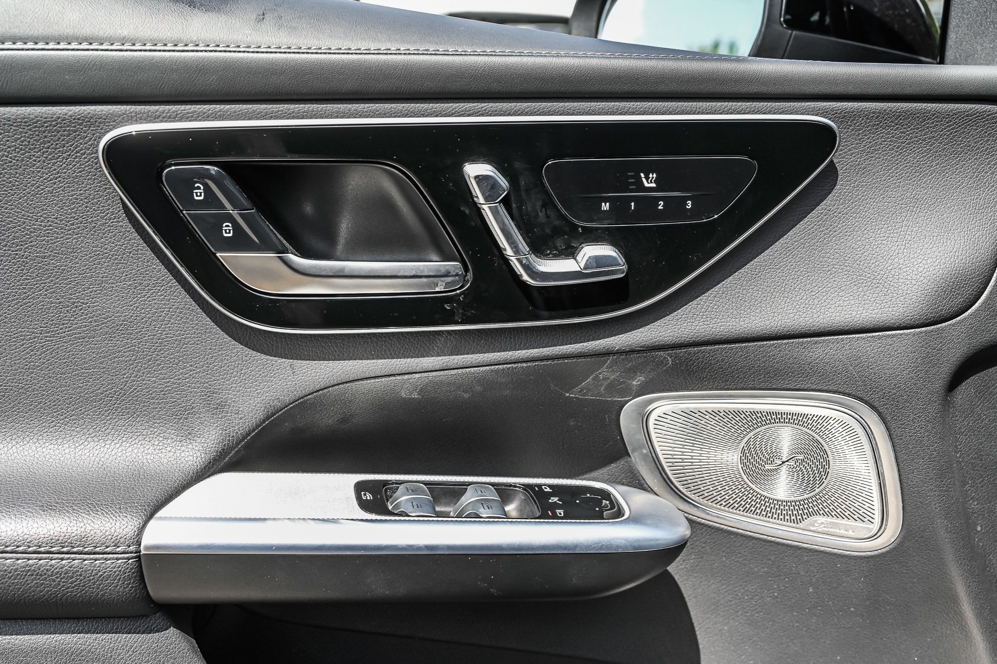 2024 Mercedes-Benz GLC300 in Dollard-des-Ormeaux, Quebec
