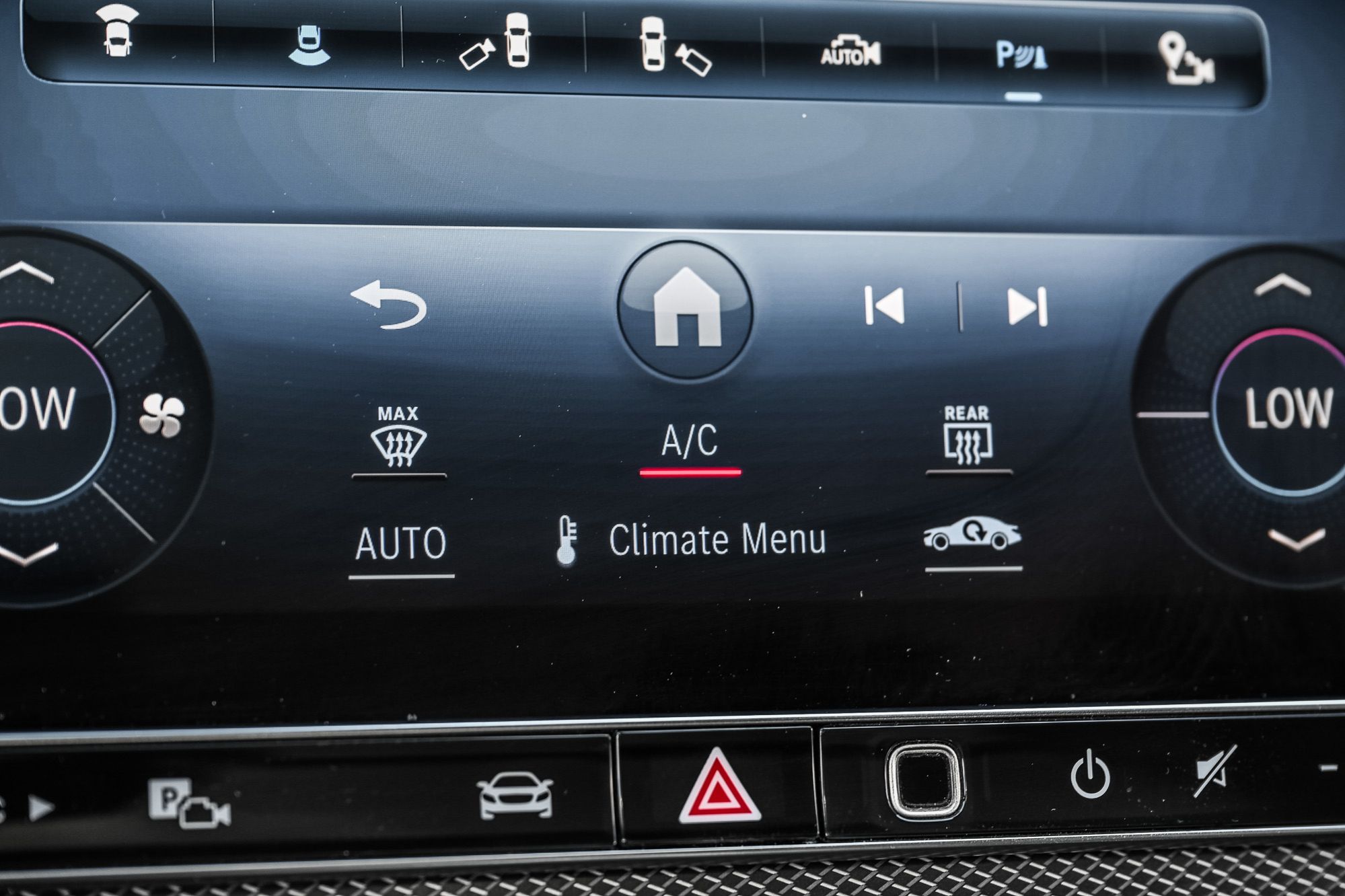 2024 Mercedes-Benz GLC300 in Dollard-des-Ormeaux, Quebec