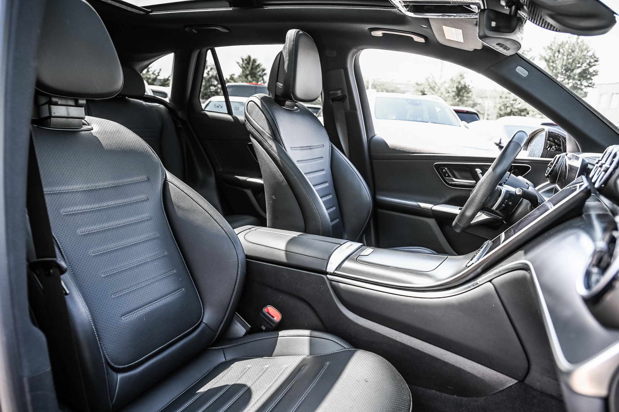 2024 Mercedes-Benz GLC300 in Dollard-des-Ormeaux, Quebec