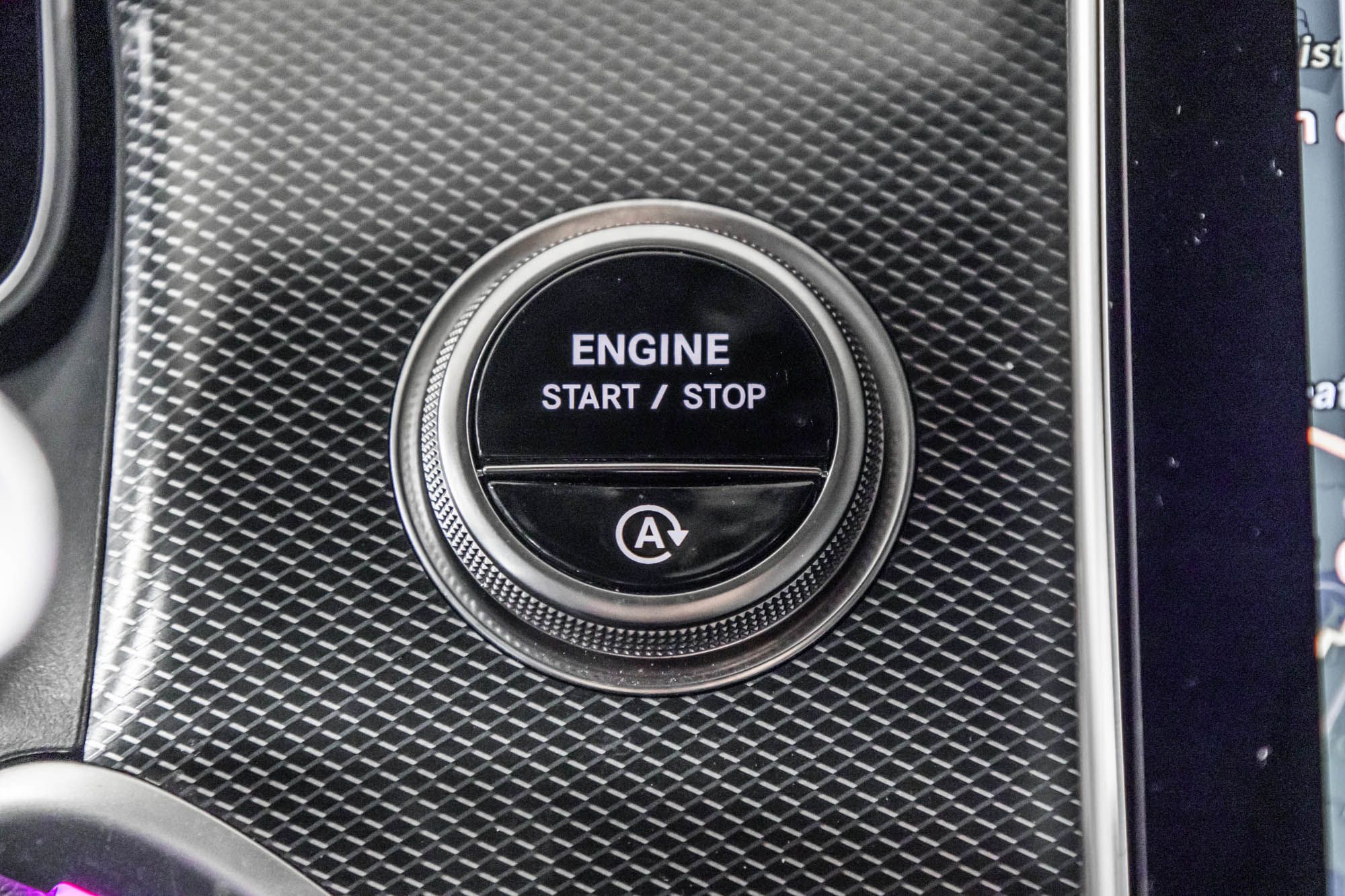 Mercedes-Benz GLC300  2025 à Dollard-des-Ormeaux, Québec