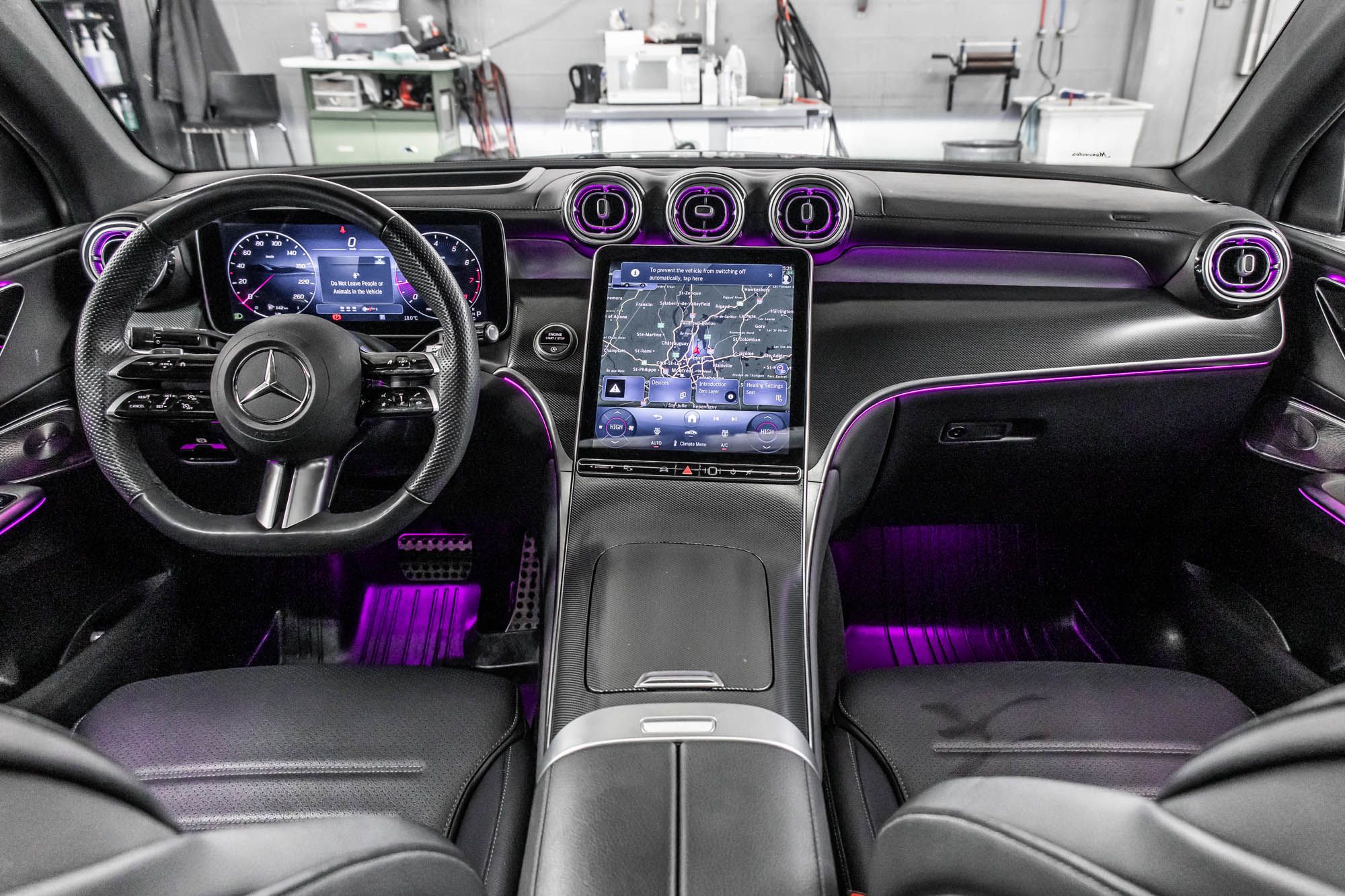 Mercedes-Benz GLC300  2025 à Dollard-des-Ormeaux, Québec