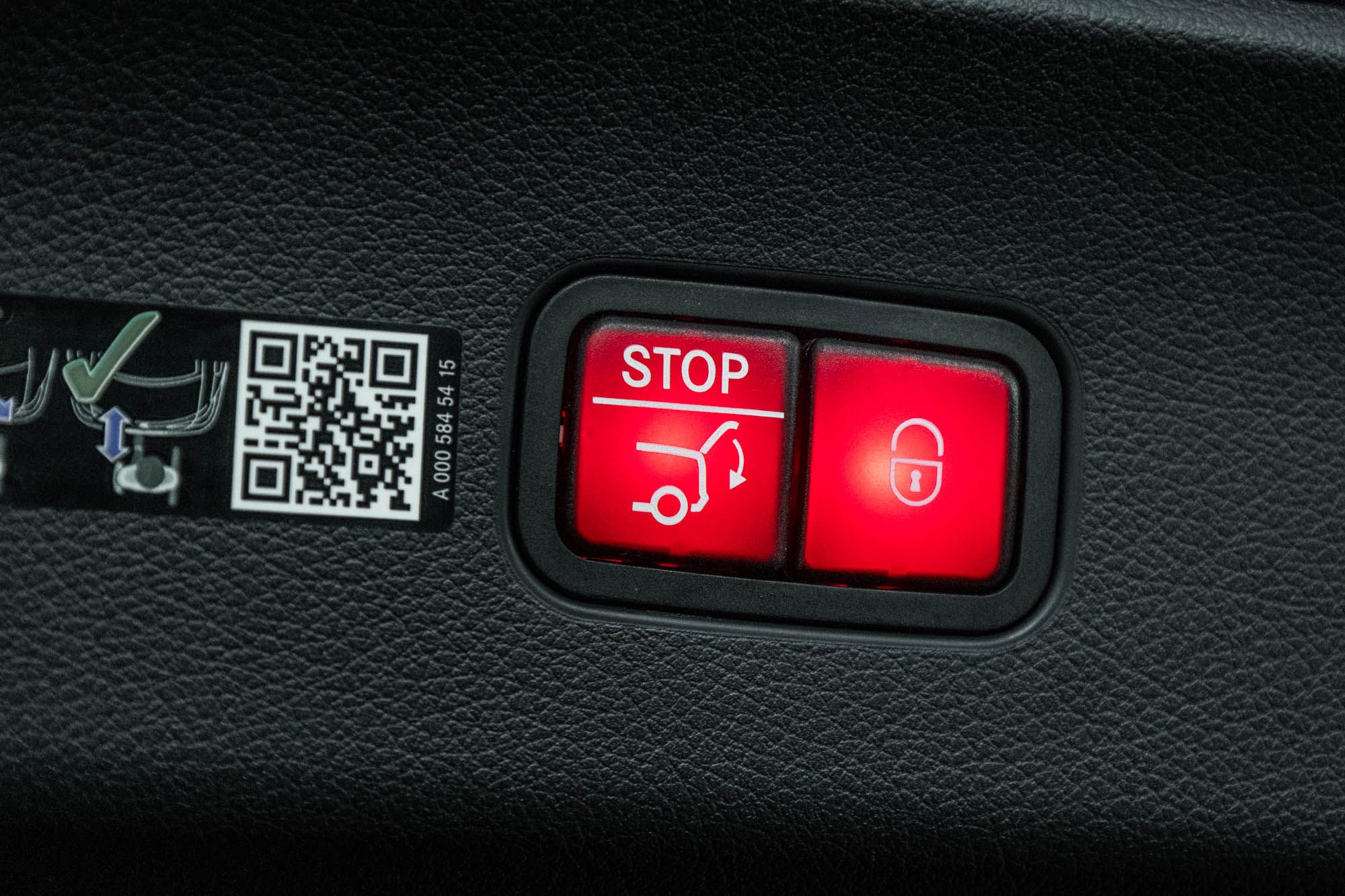 Mercedes-Benz GLC300  2025 à Dollard-des-Ormeaux, Québec