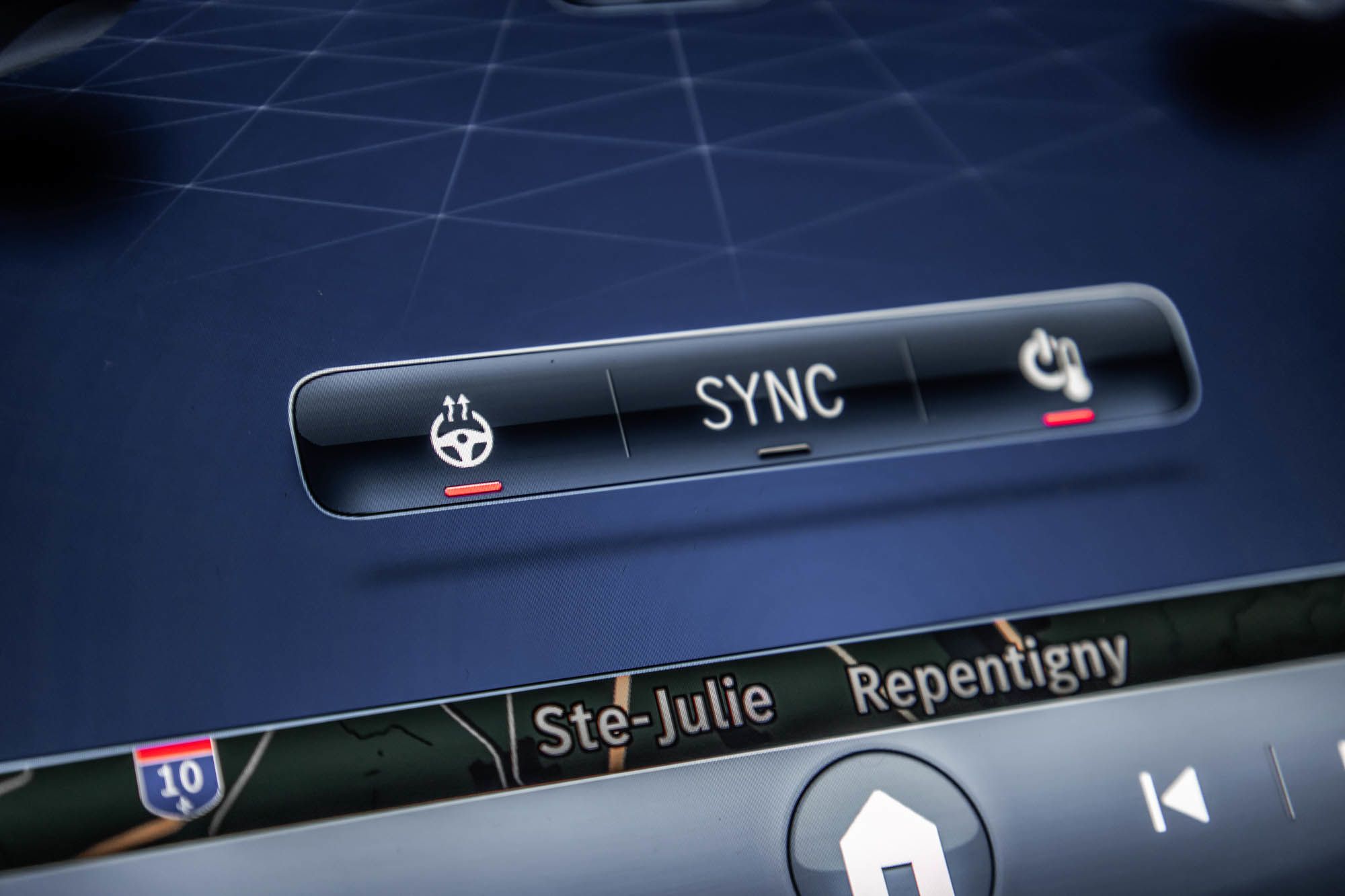 Mercedes-Benz GLC300  2025 à Dollard-des-Ormeaux, Québec