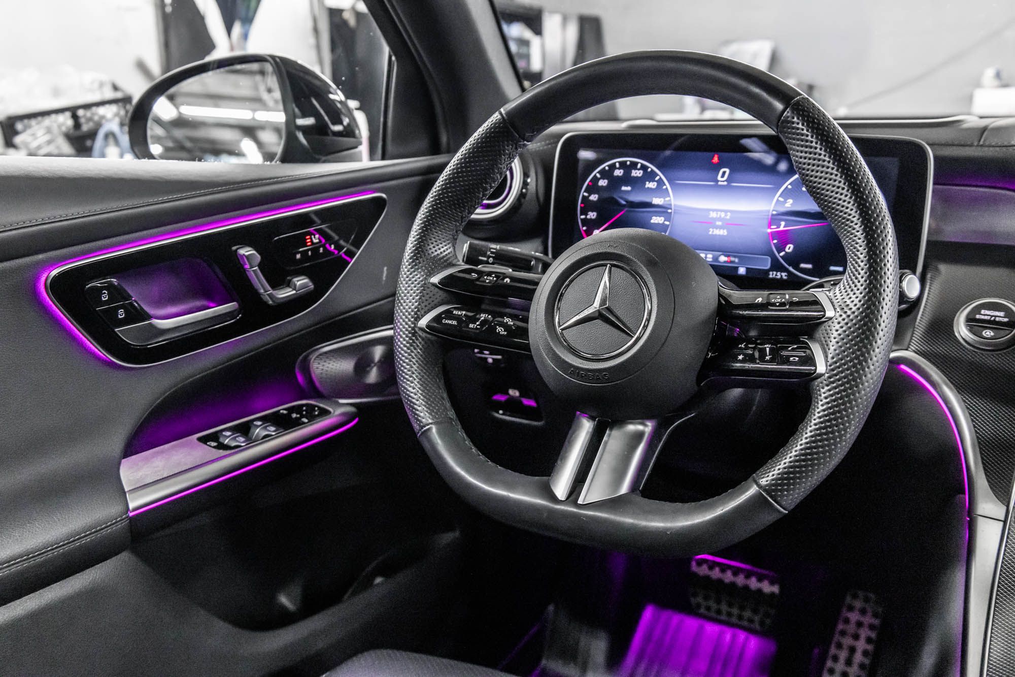 Mercedes-Benz GLC300  2025 à Dollard-des-Ormeaux, Québec