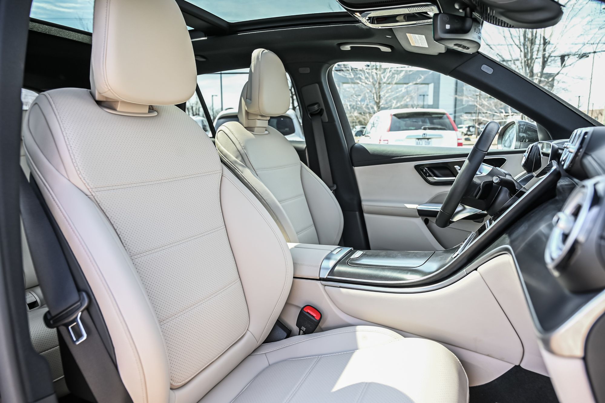 2025 Mercedes-Benz GLC300