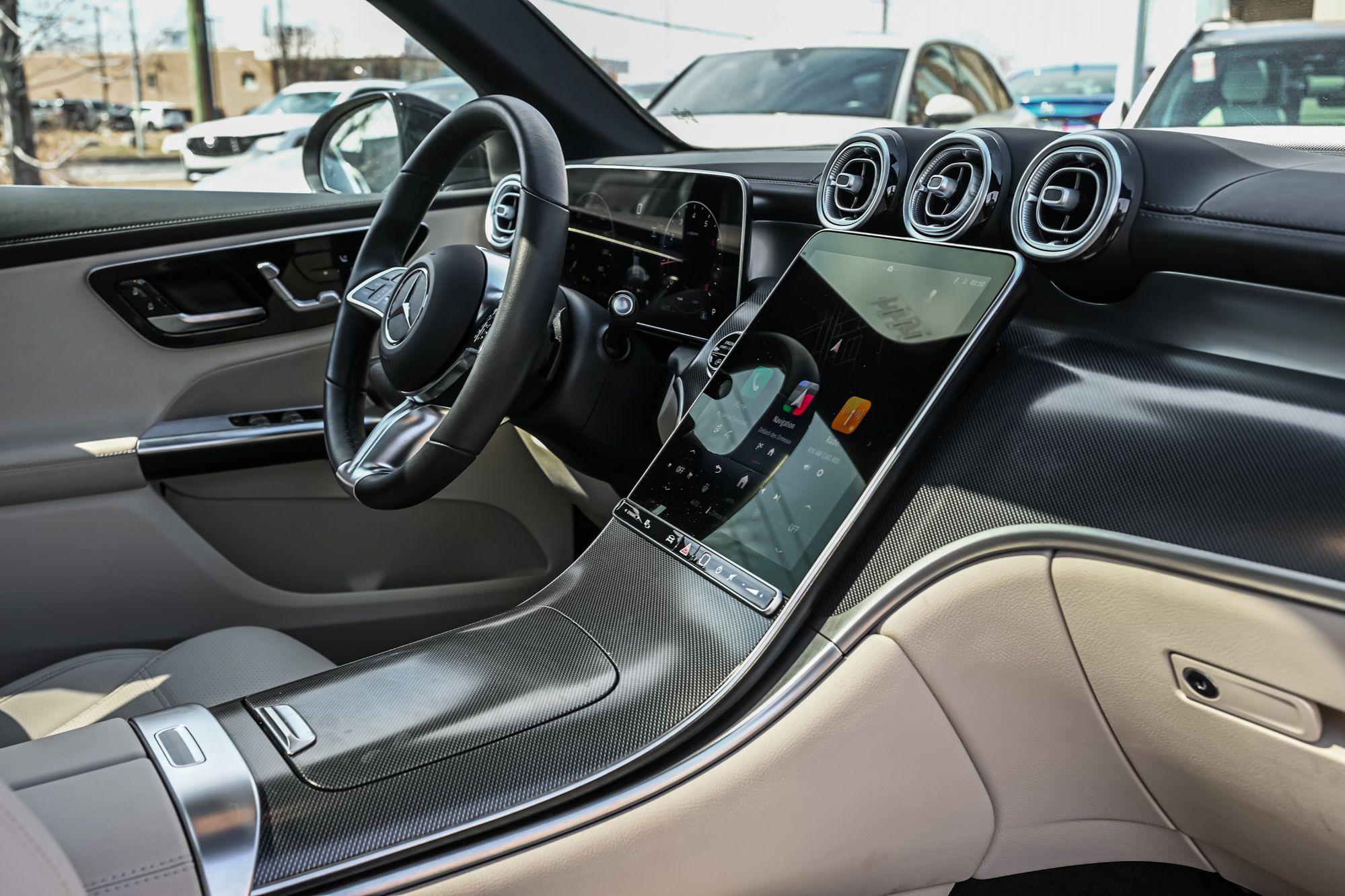 2025 Mercedes-Benz GLC300