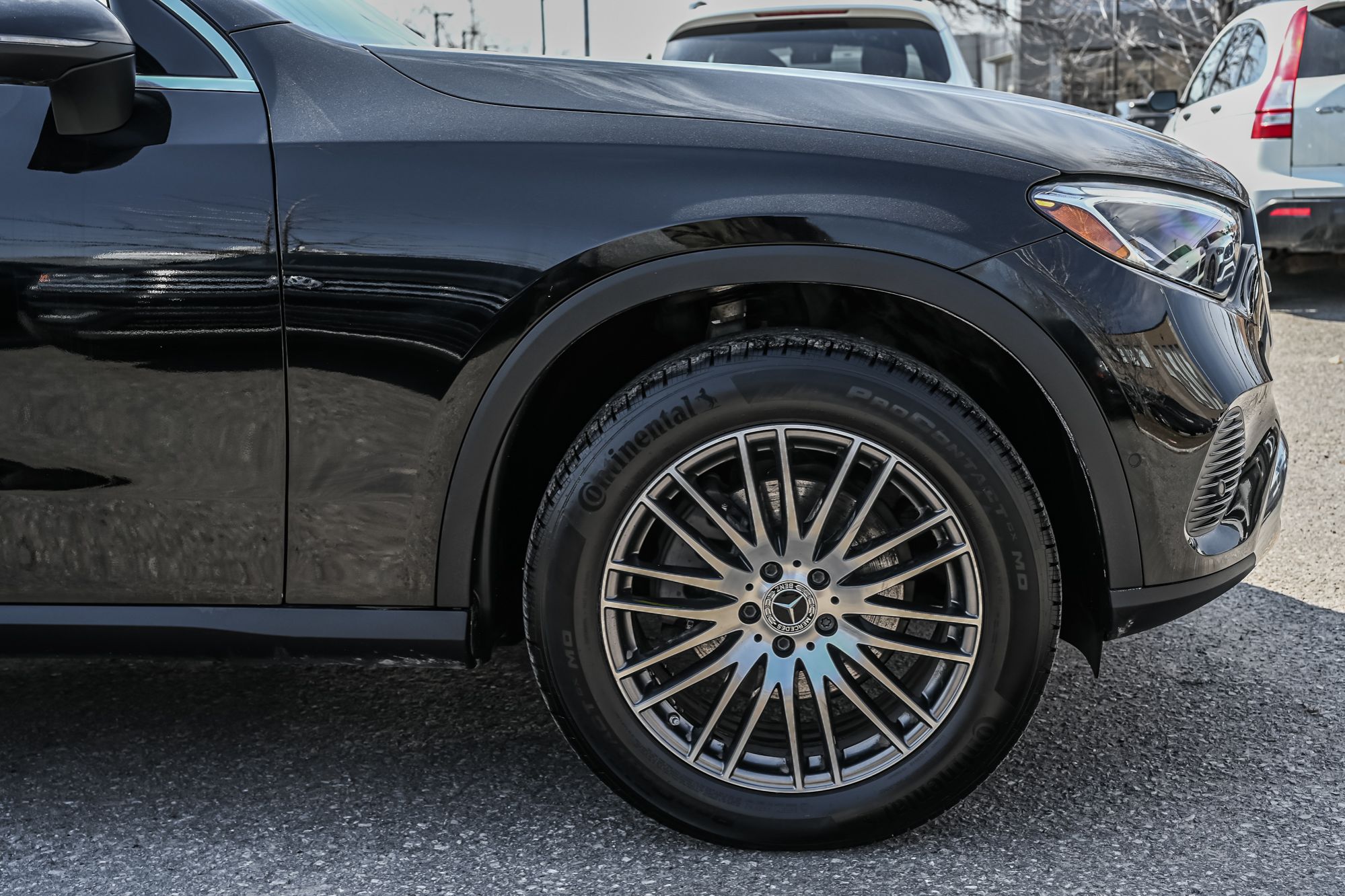 2025 Mercedes-Benz GLC300