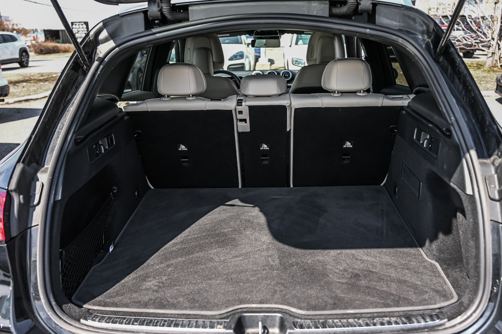 2025 Mercedes-Benz GLC300