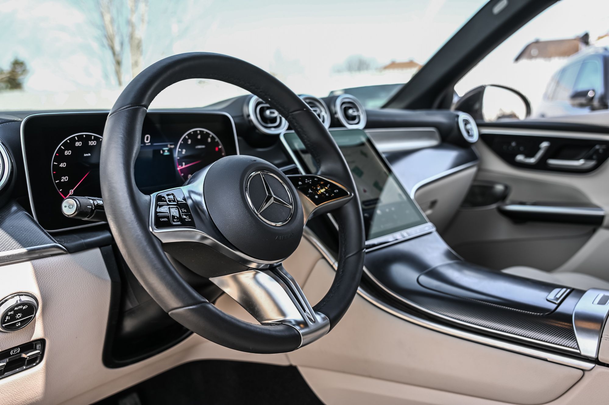 2025 Mercedes-Benz GLC300